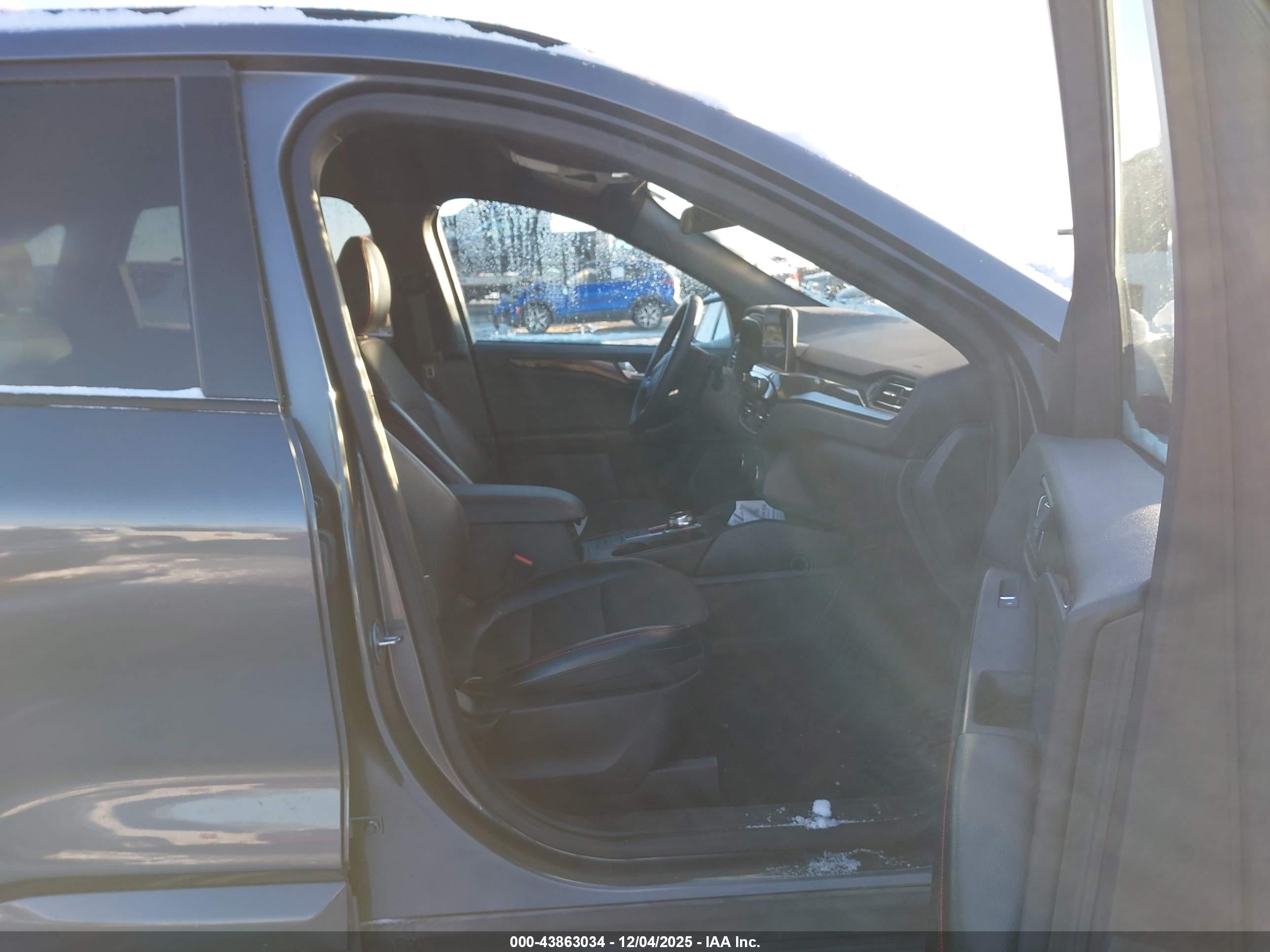FORD ESCAPE image 5