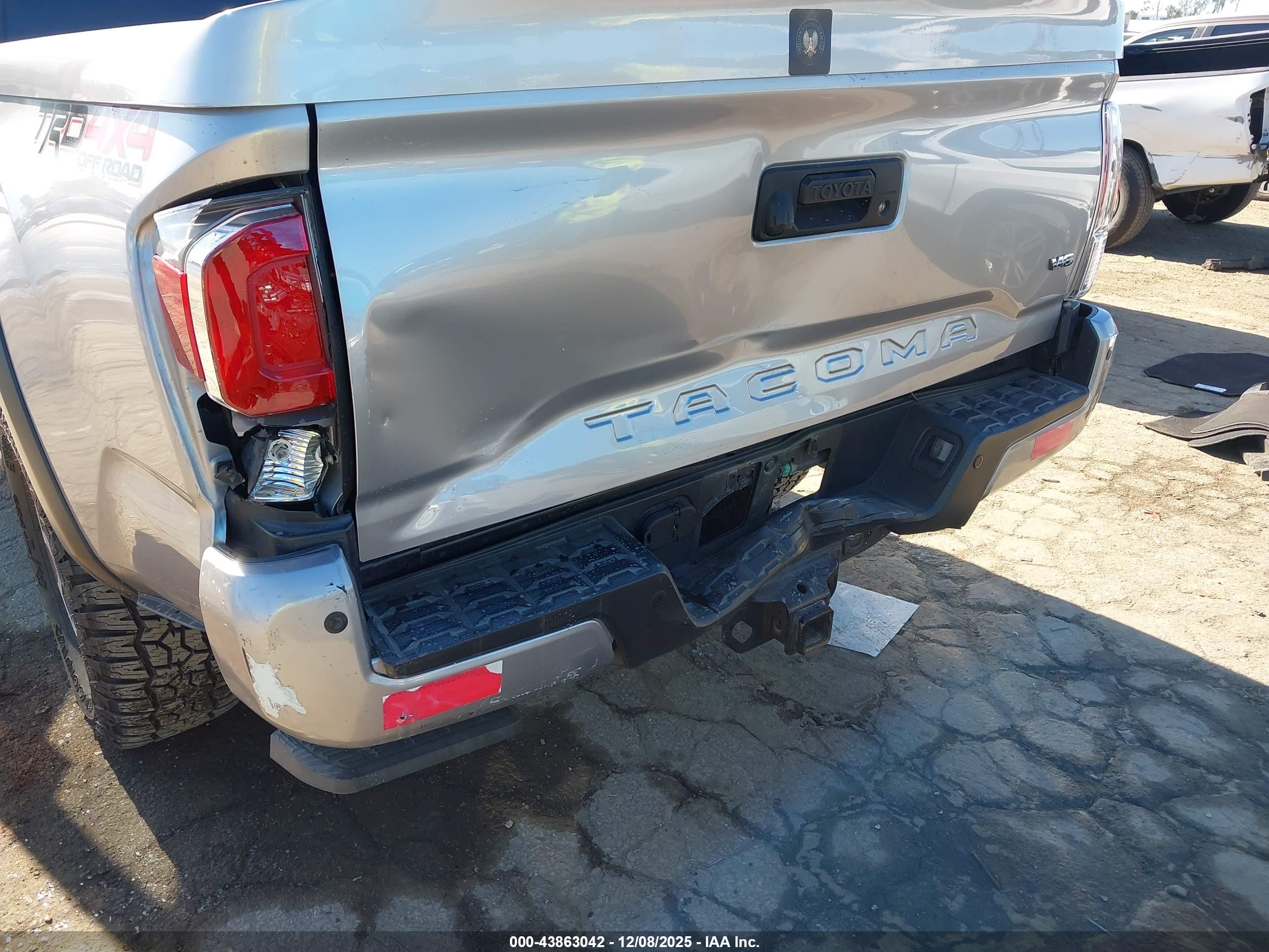 TOYOTA TACOMA image 6