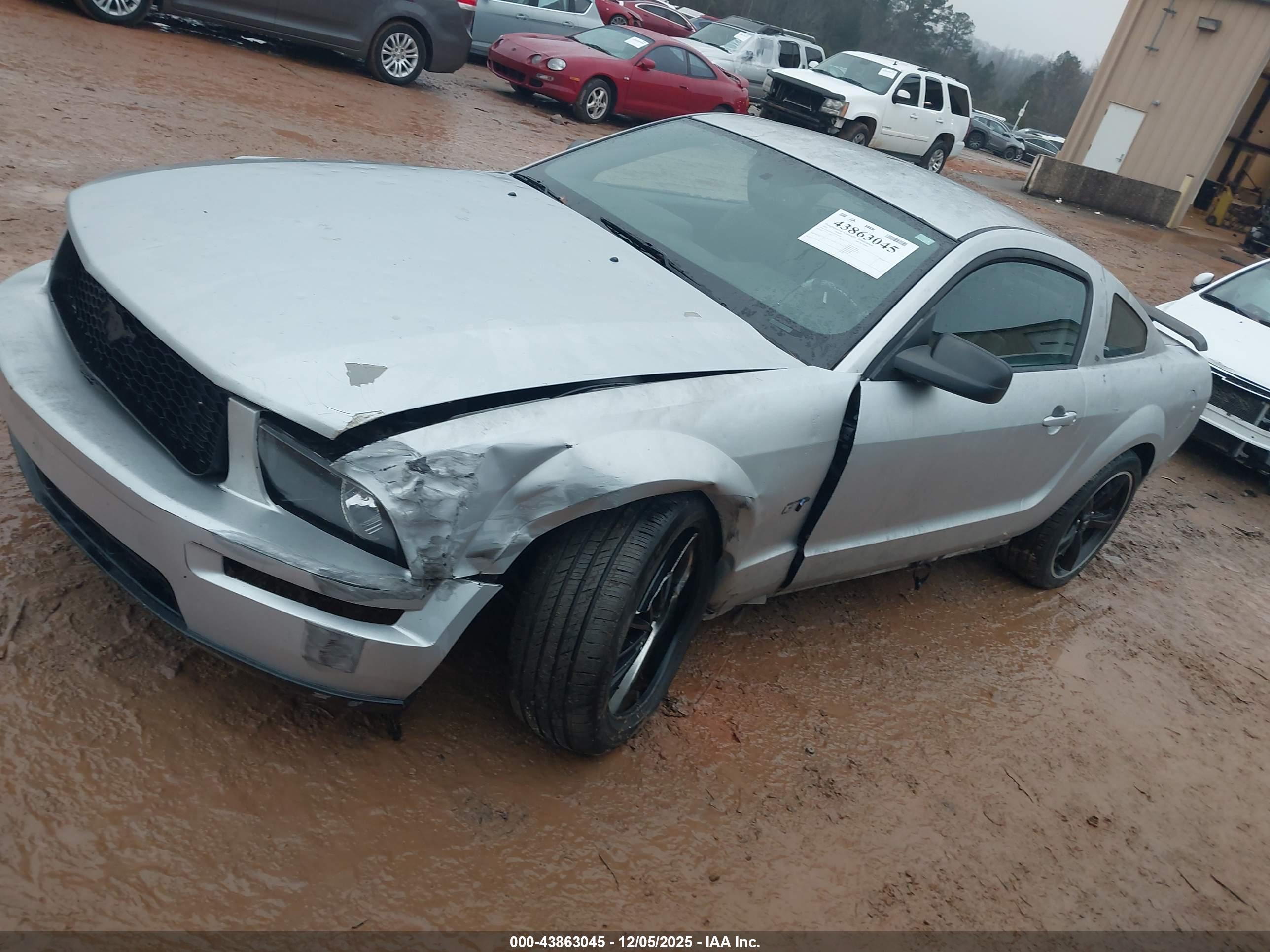 FORD MUSTANG image 2