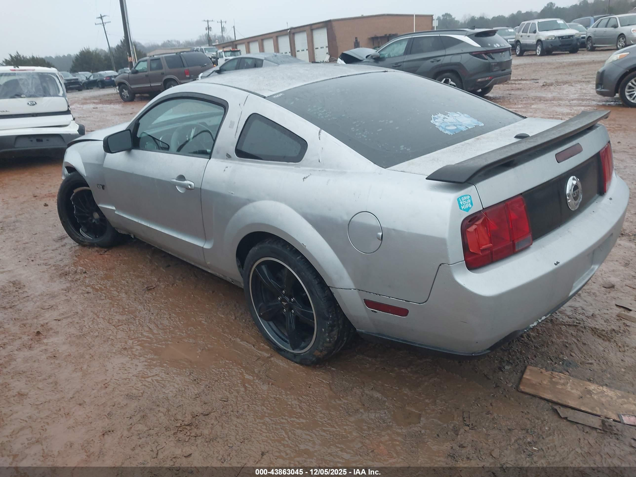 FORD MUSTANG image 3
