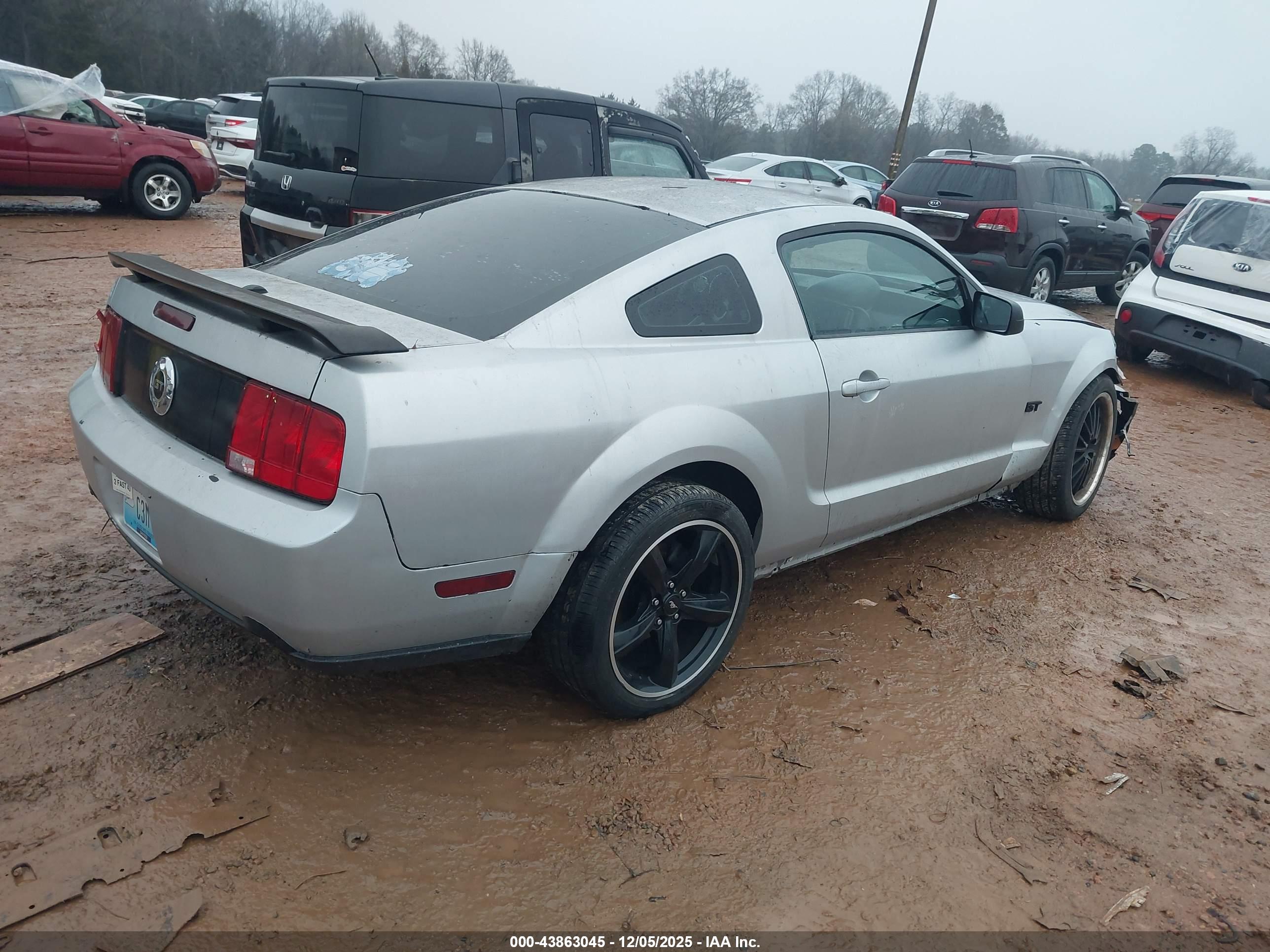 FORD MUSTANG image 4