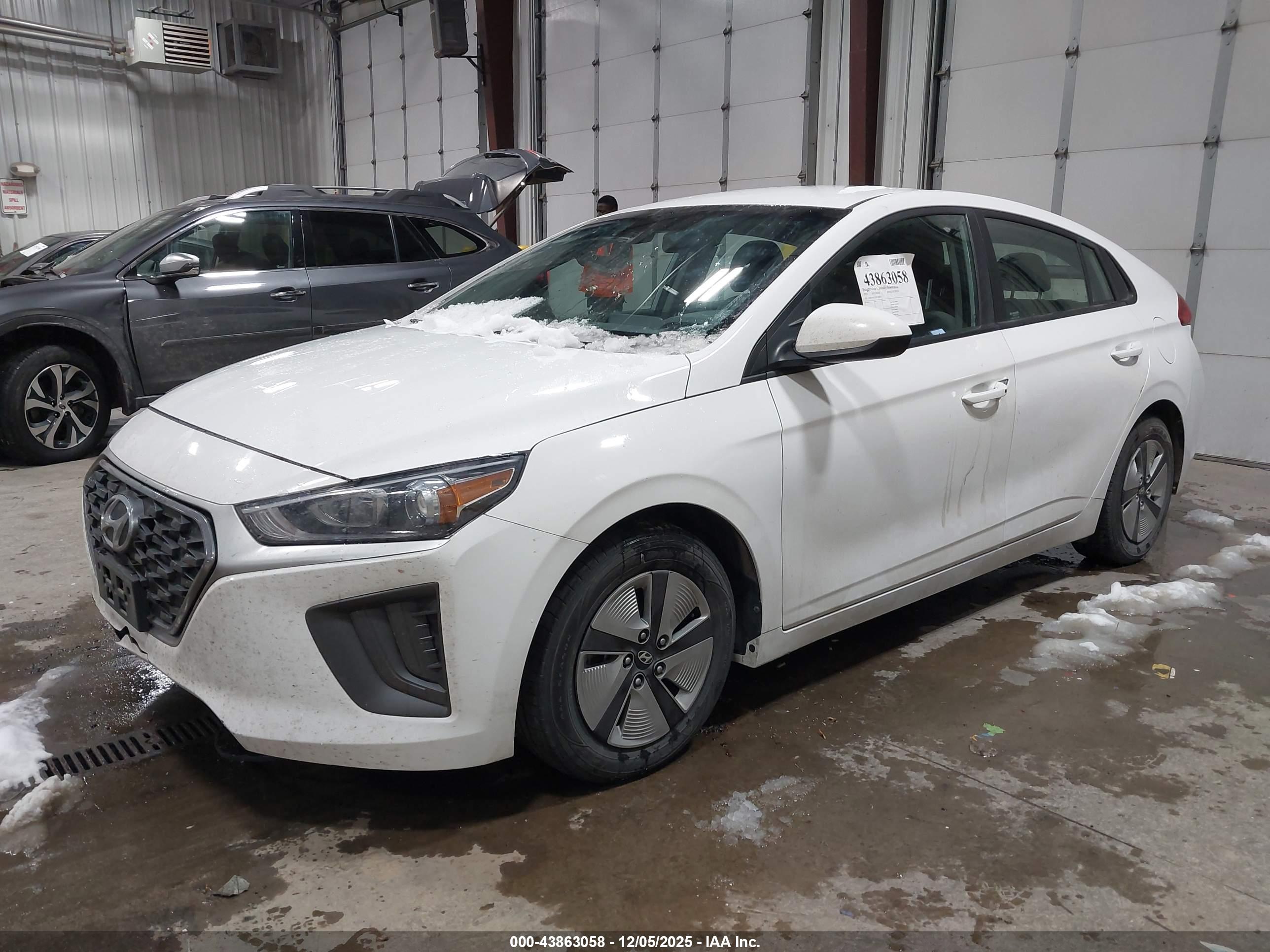 HYUNDAI IONIQ image 2