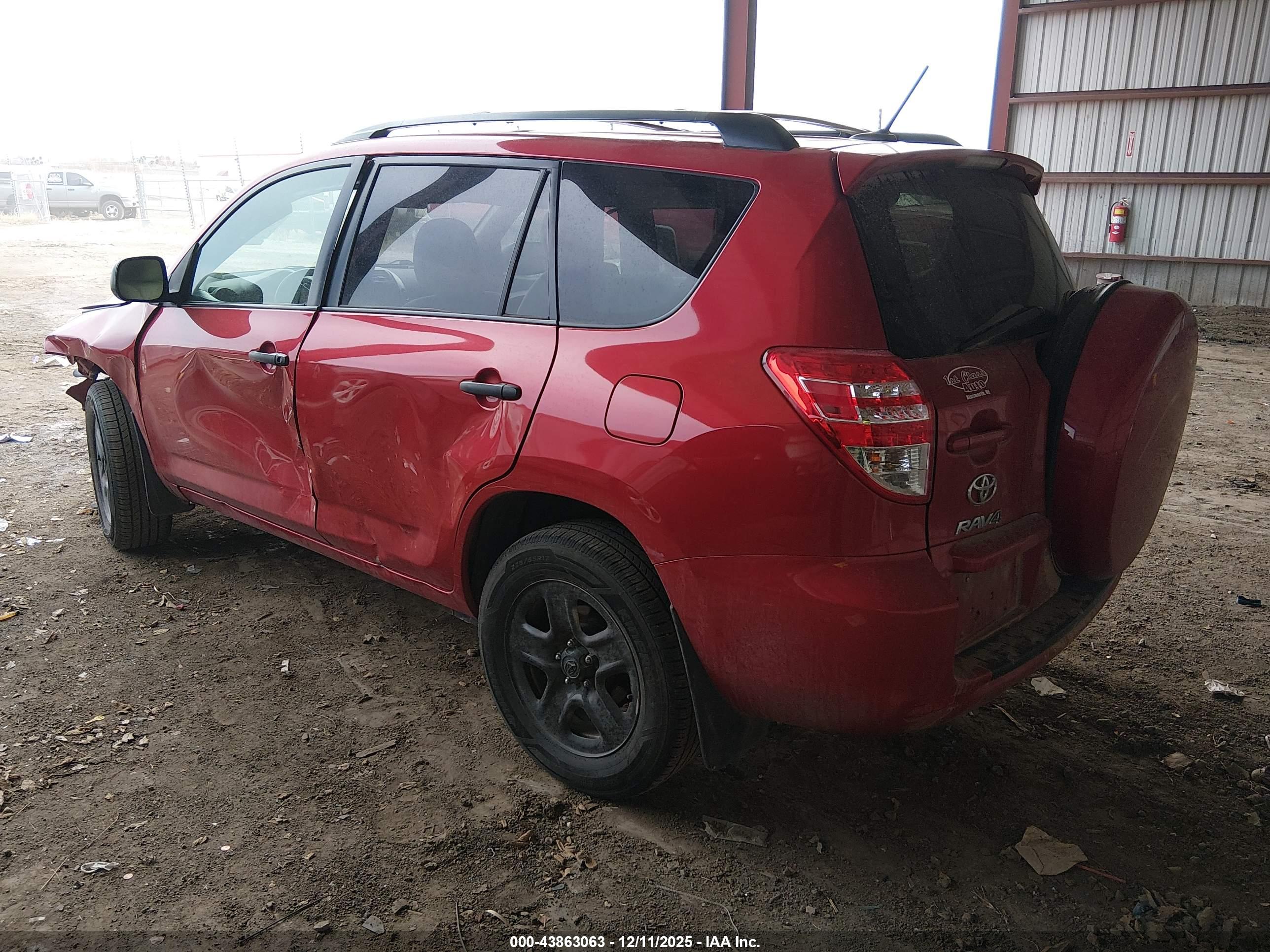 TOYOTA RAV4 image 3