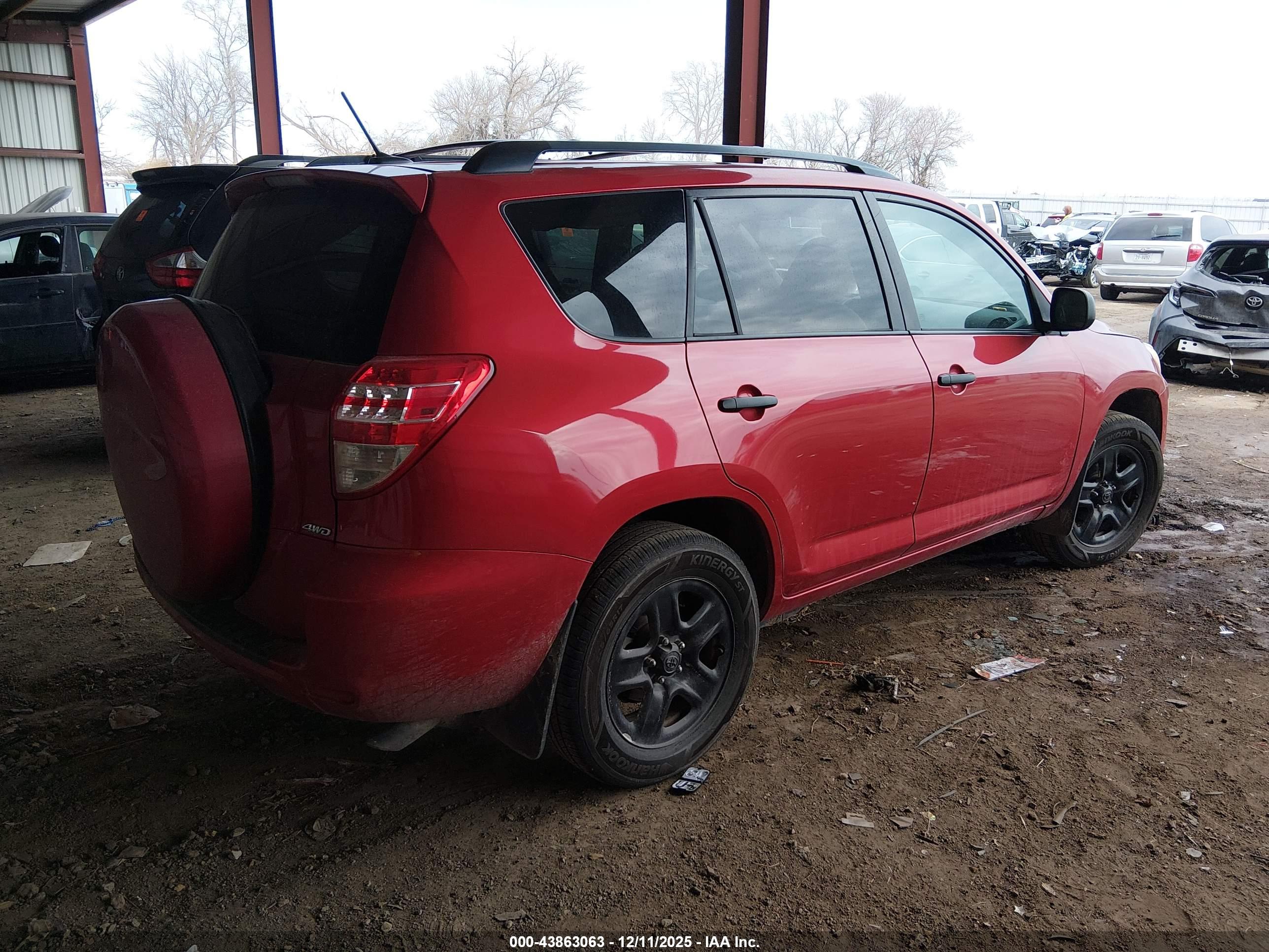 TOYOTA RAV4 image 4
