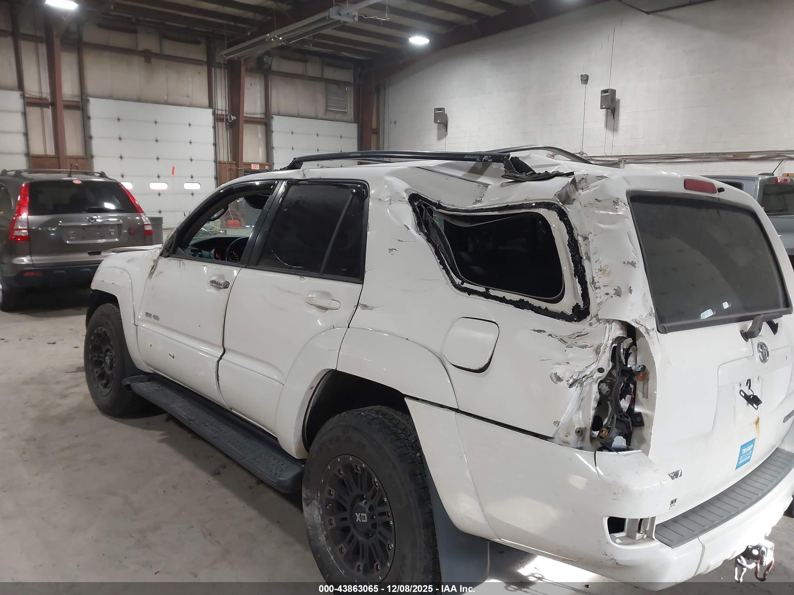 TOYOTA 4RUNNER image 6