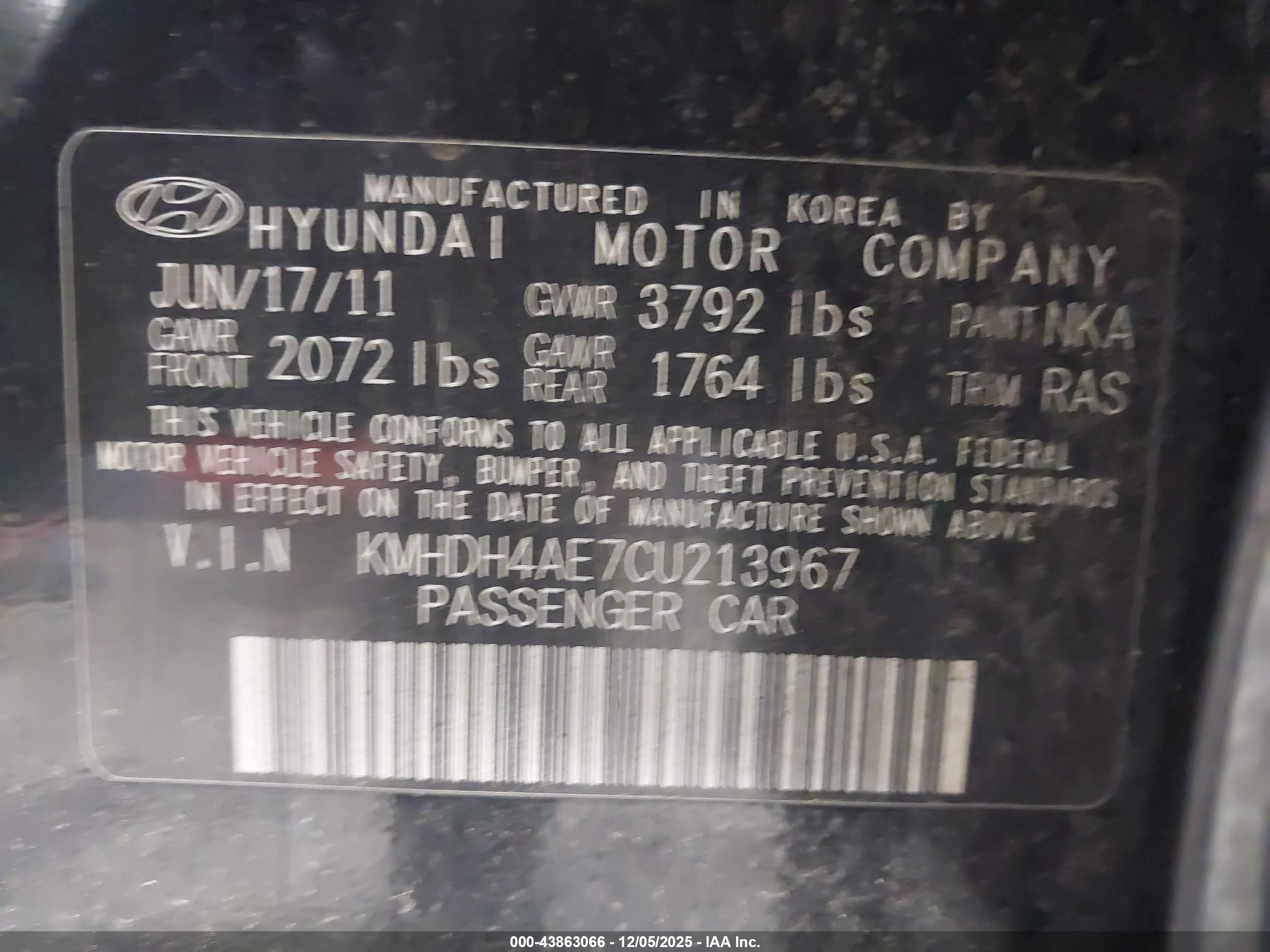 HYUNDAI ELANTRA image 9