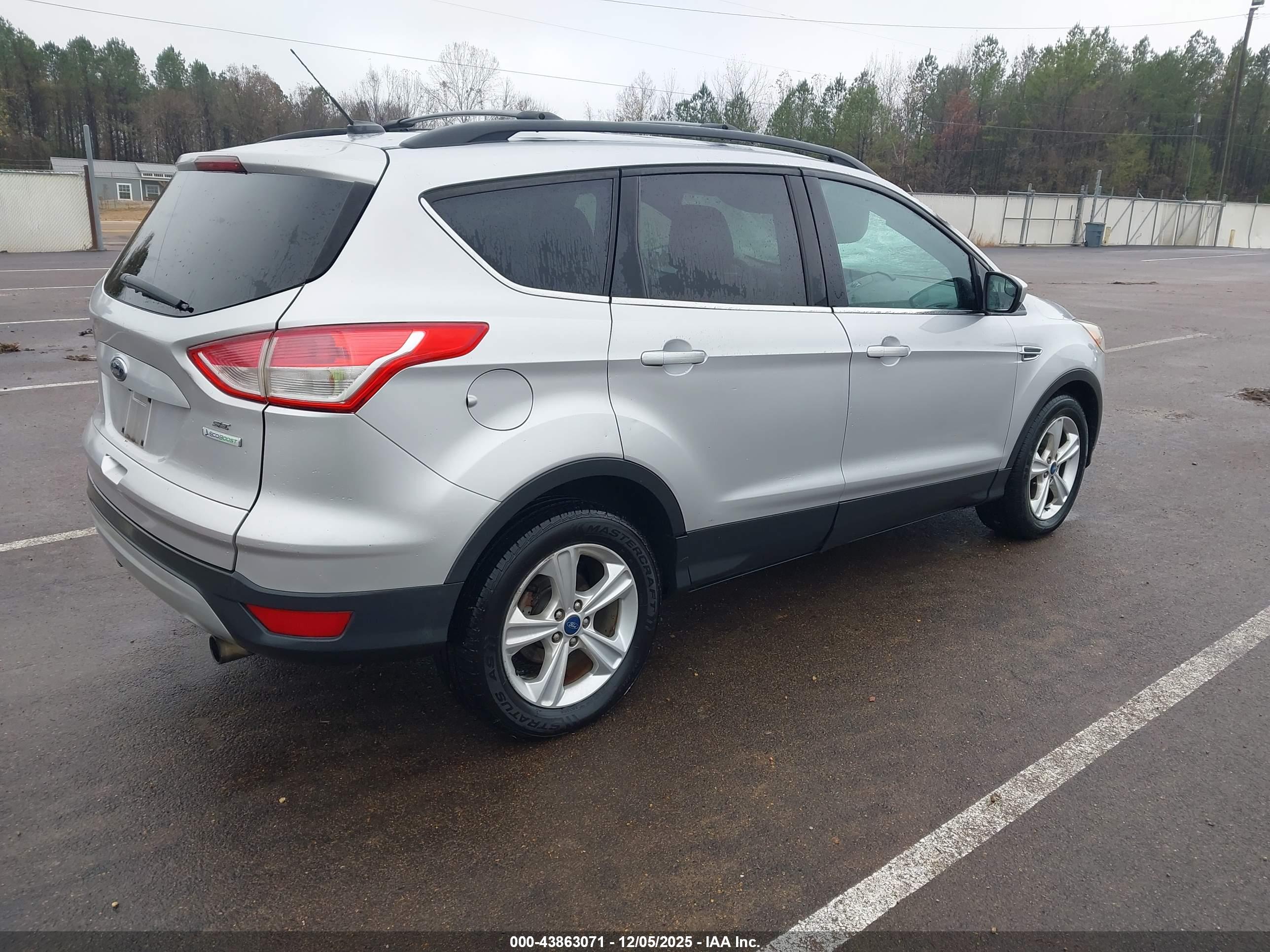 FORD ESCAPE image 4