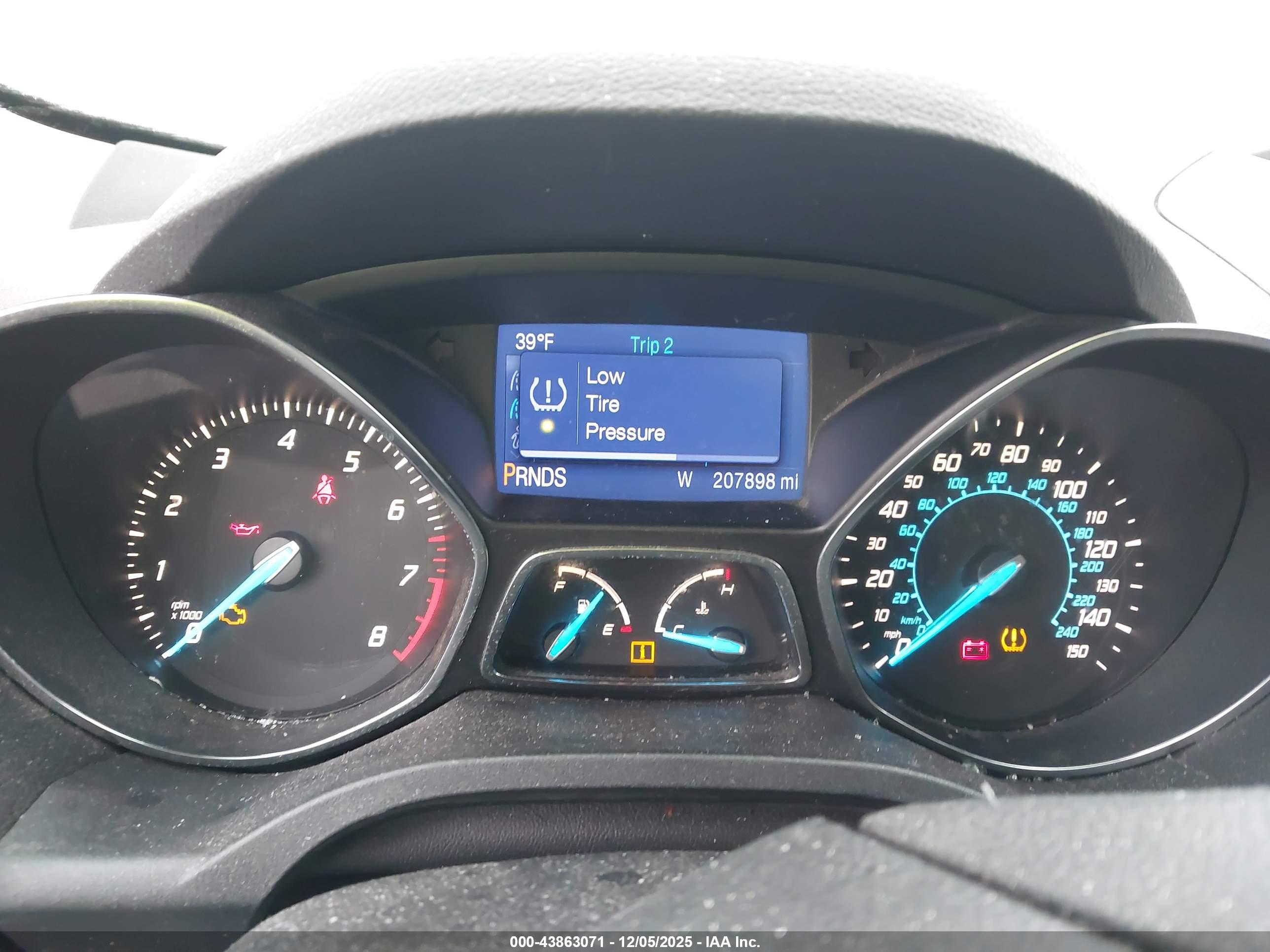 FORD ESCAPE image 7