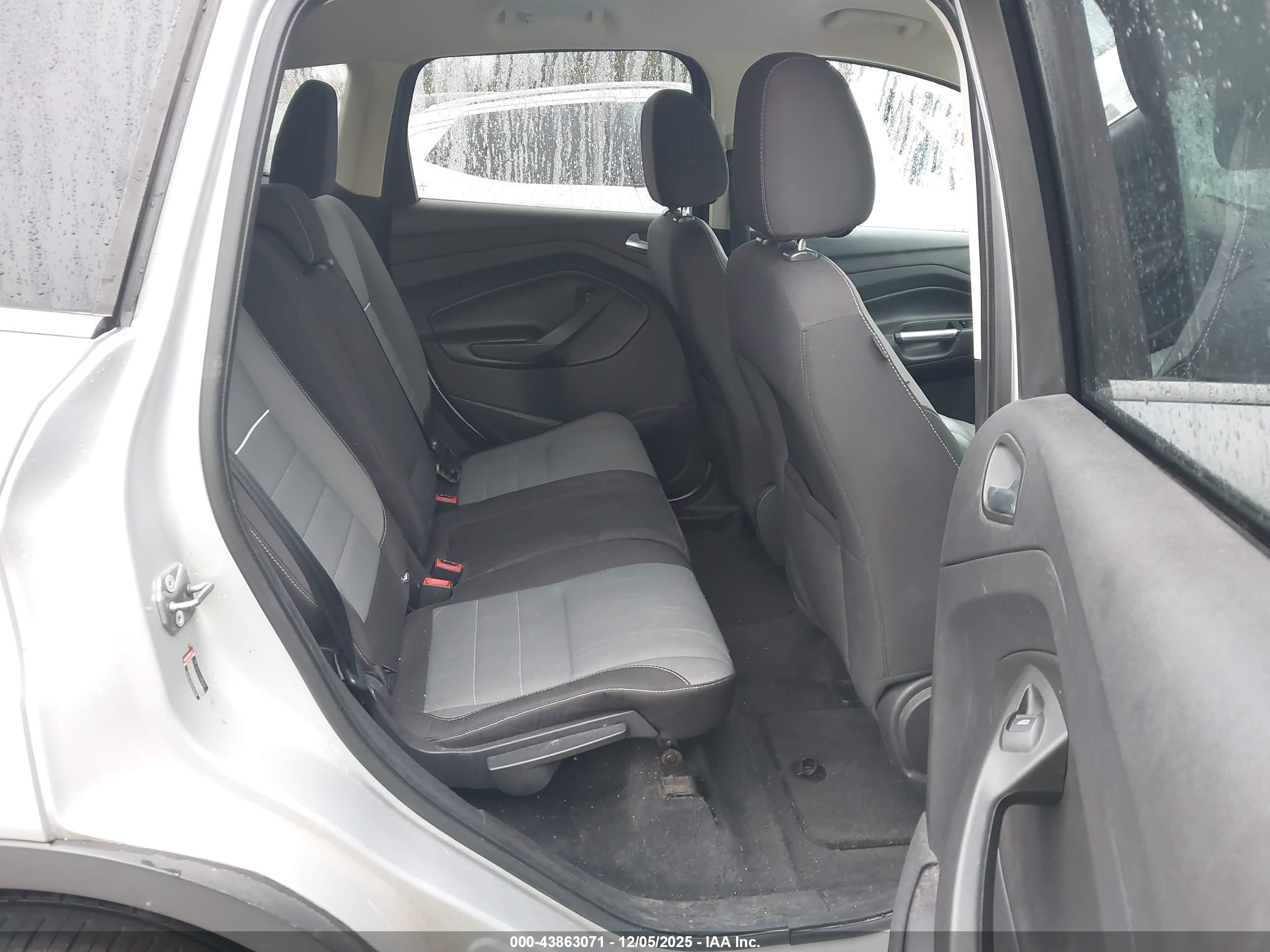 FORD ESCAPE image 8