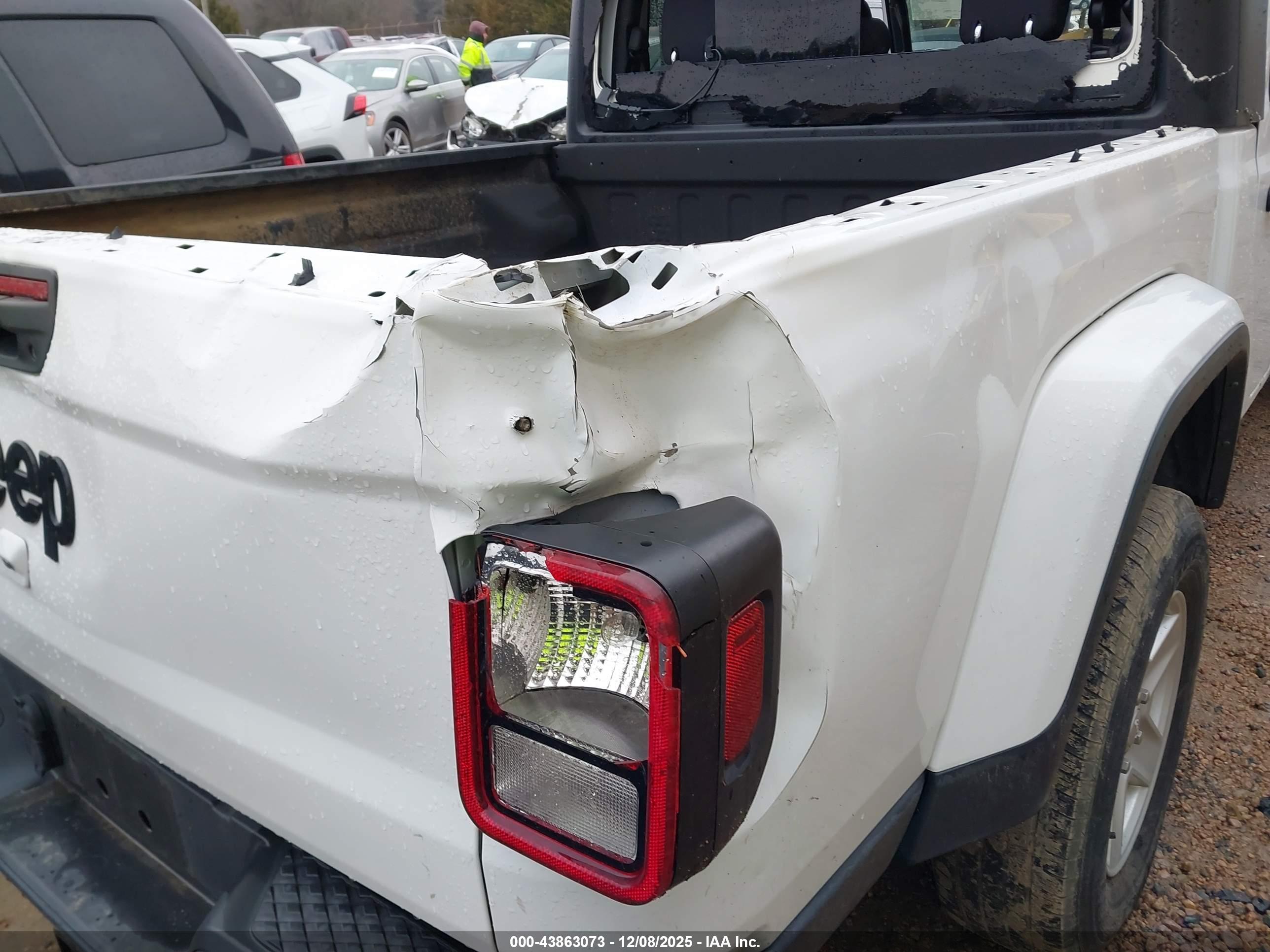 JEEP GLADIATOR image 6