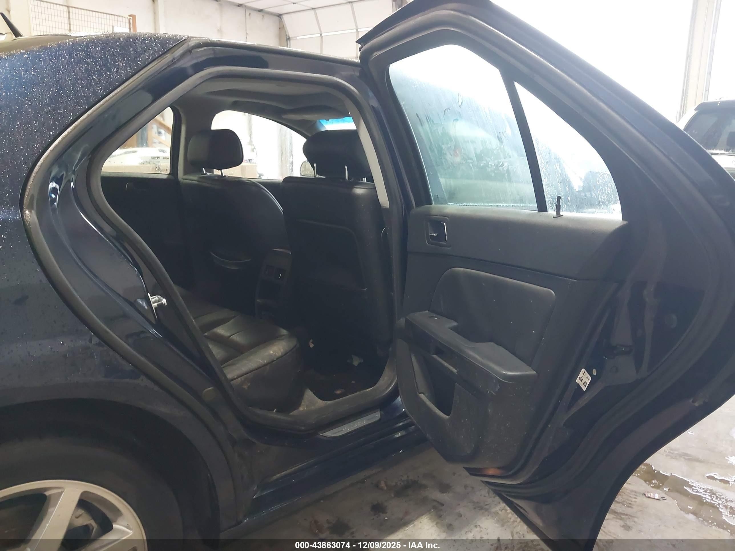 CADILLAC STS image 8