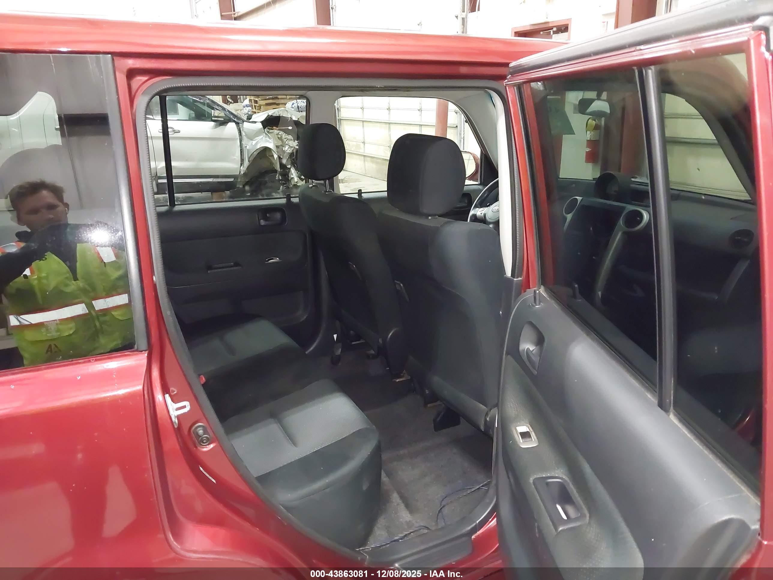 SCION XB image 8