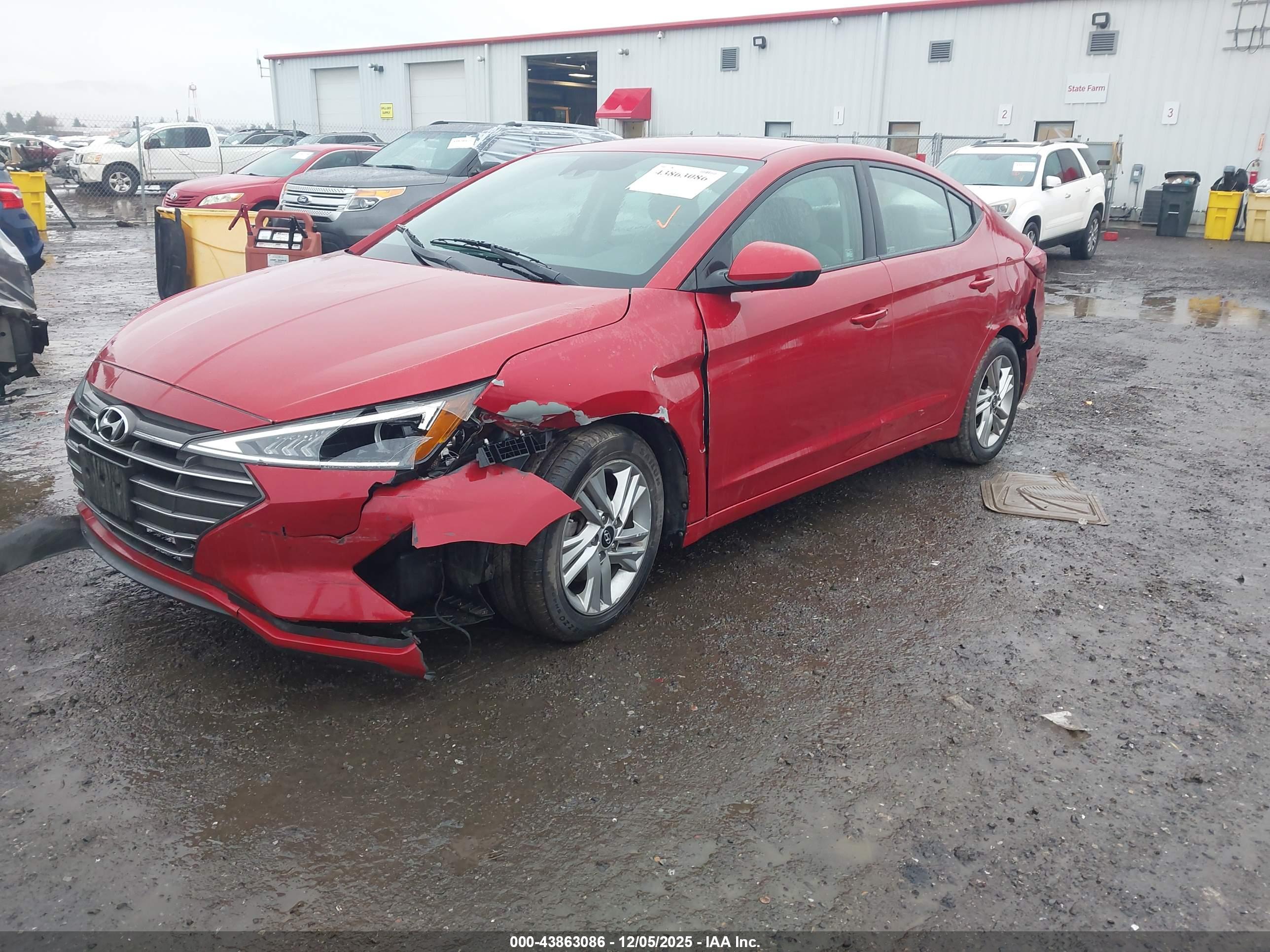 HYUNDAI ELANTRA image 2