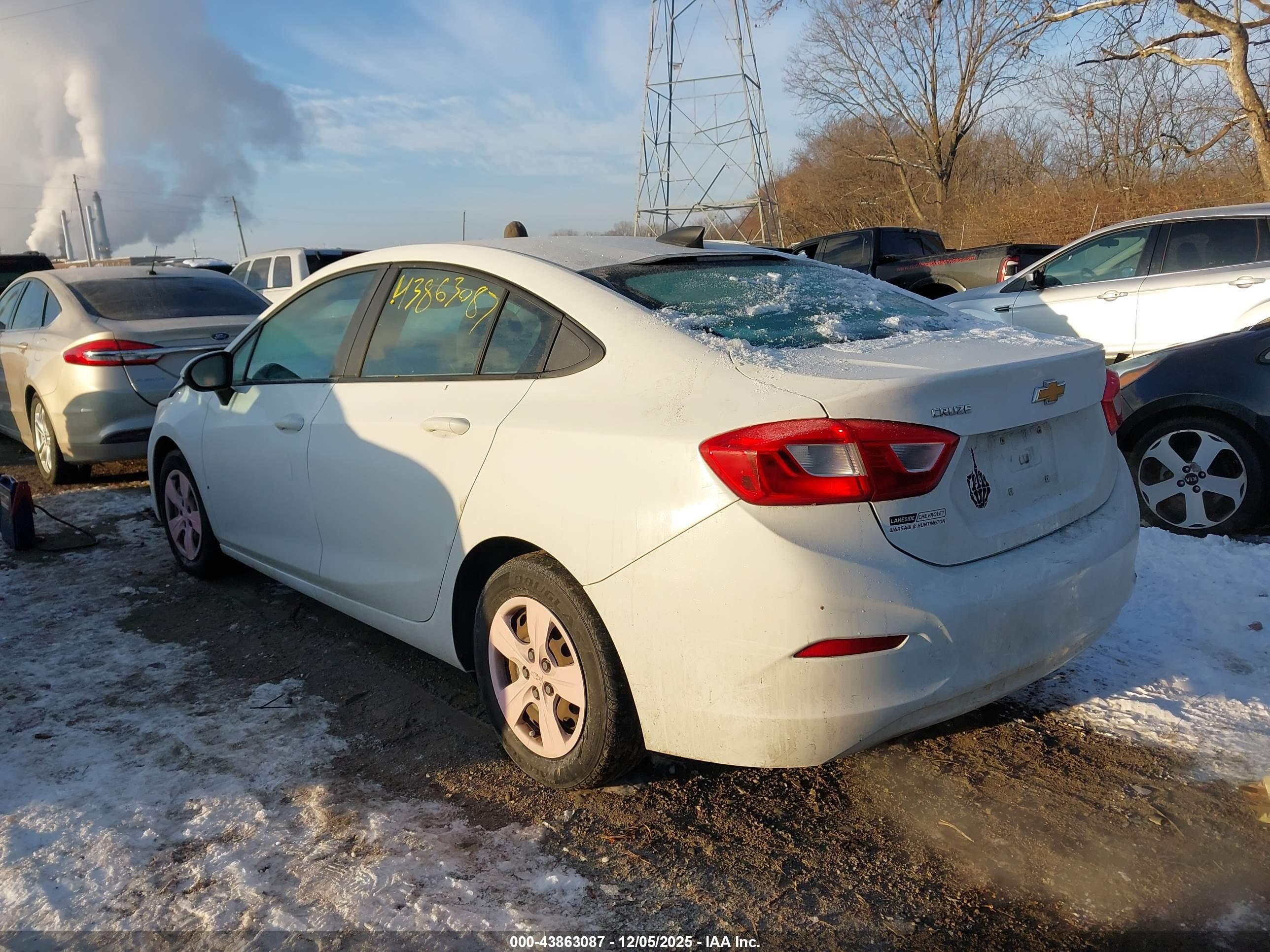 CHEVROLET CRUZE image 3