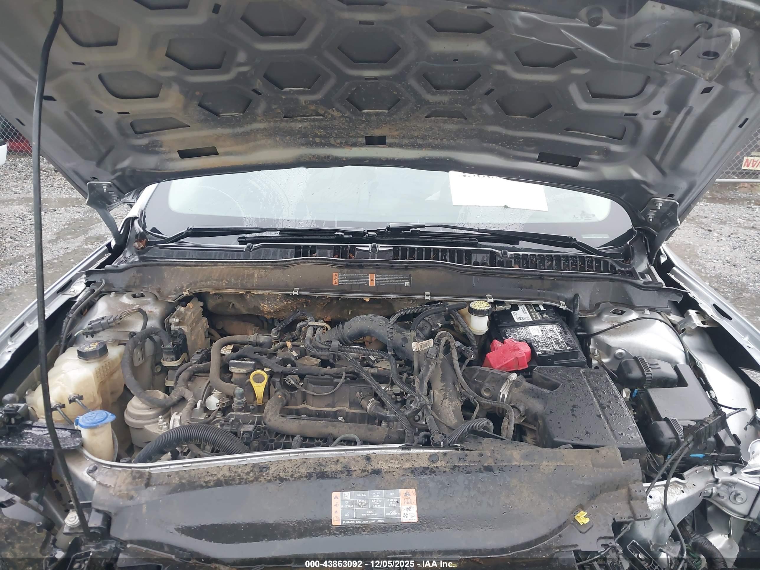 FORD FUSION image 10