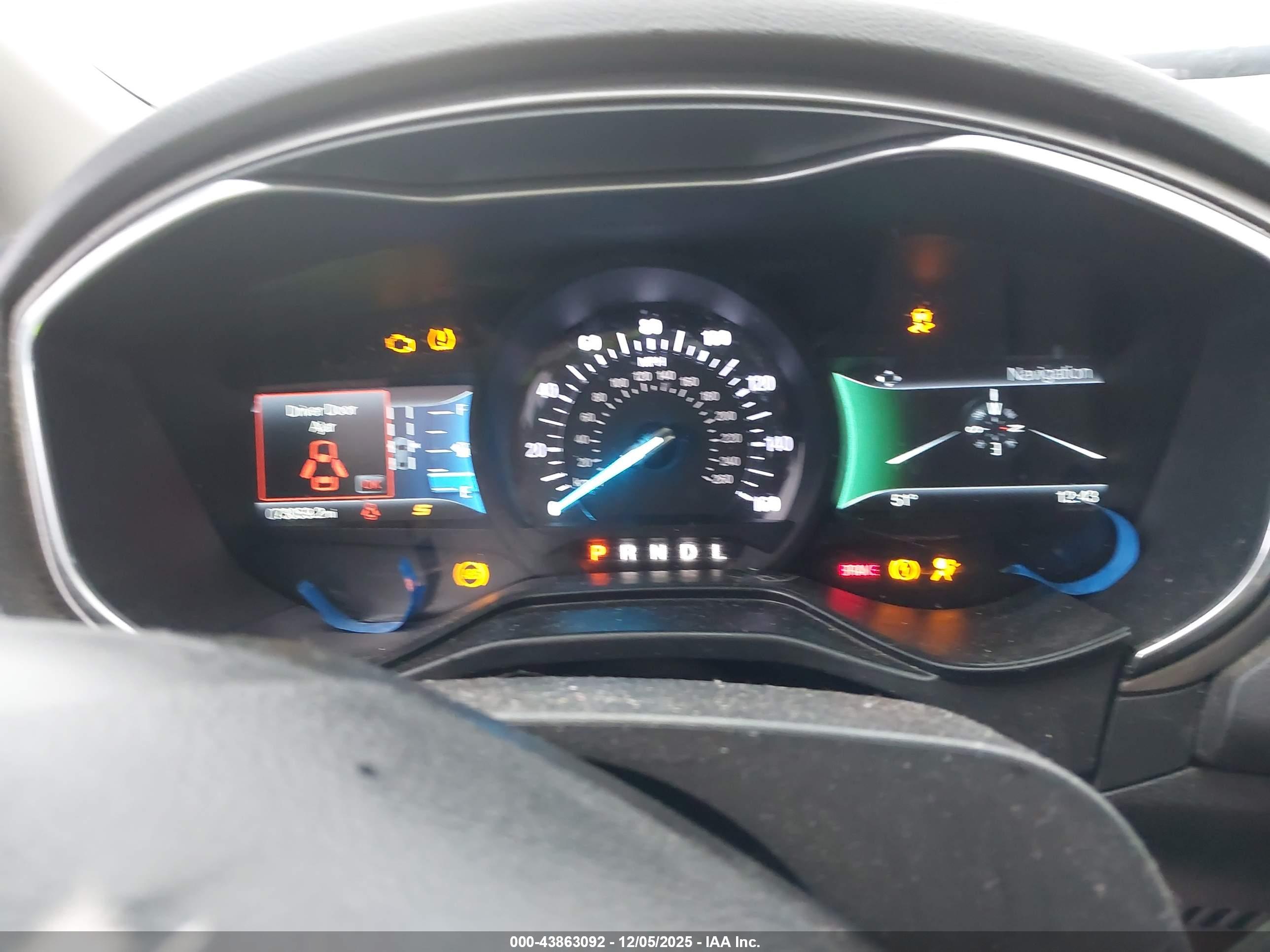 FORD FUSION image 7