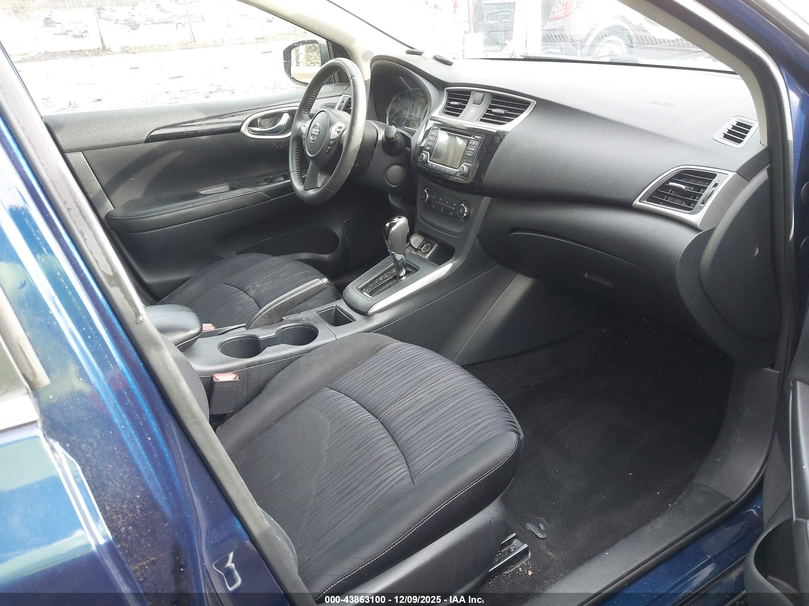 NISSAN SENTRA image 5