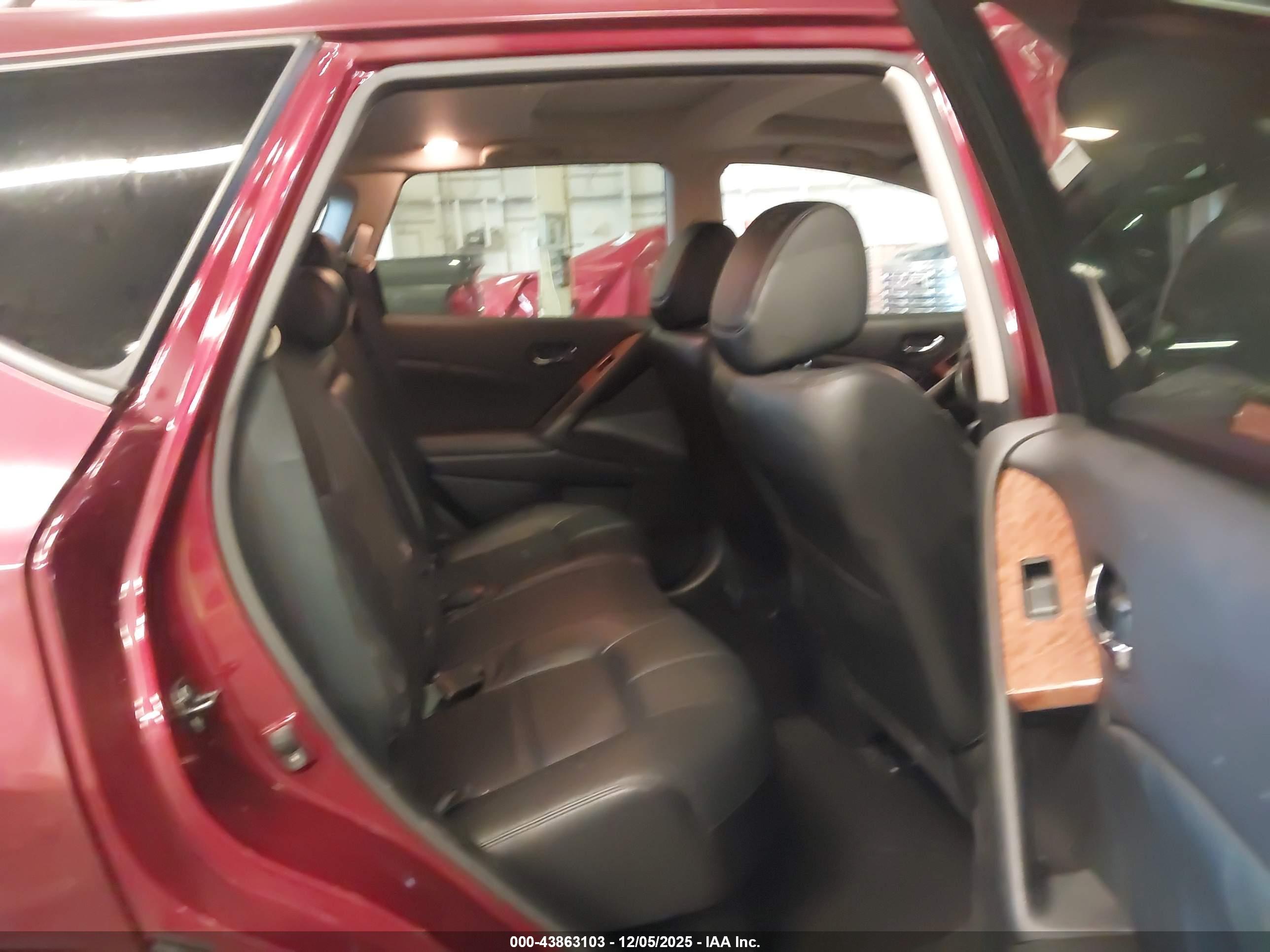 NISSAN MURANO image 8