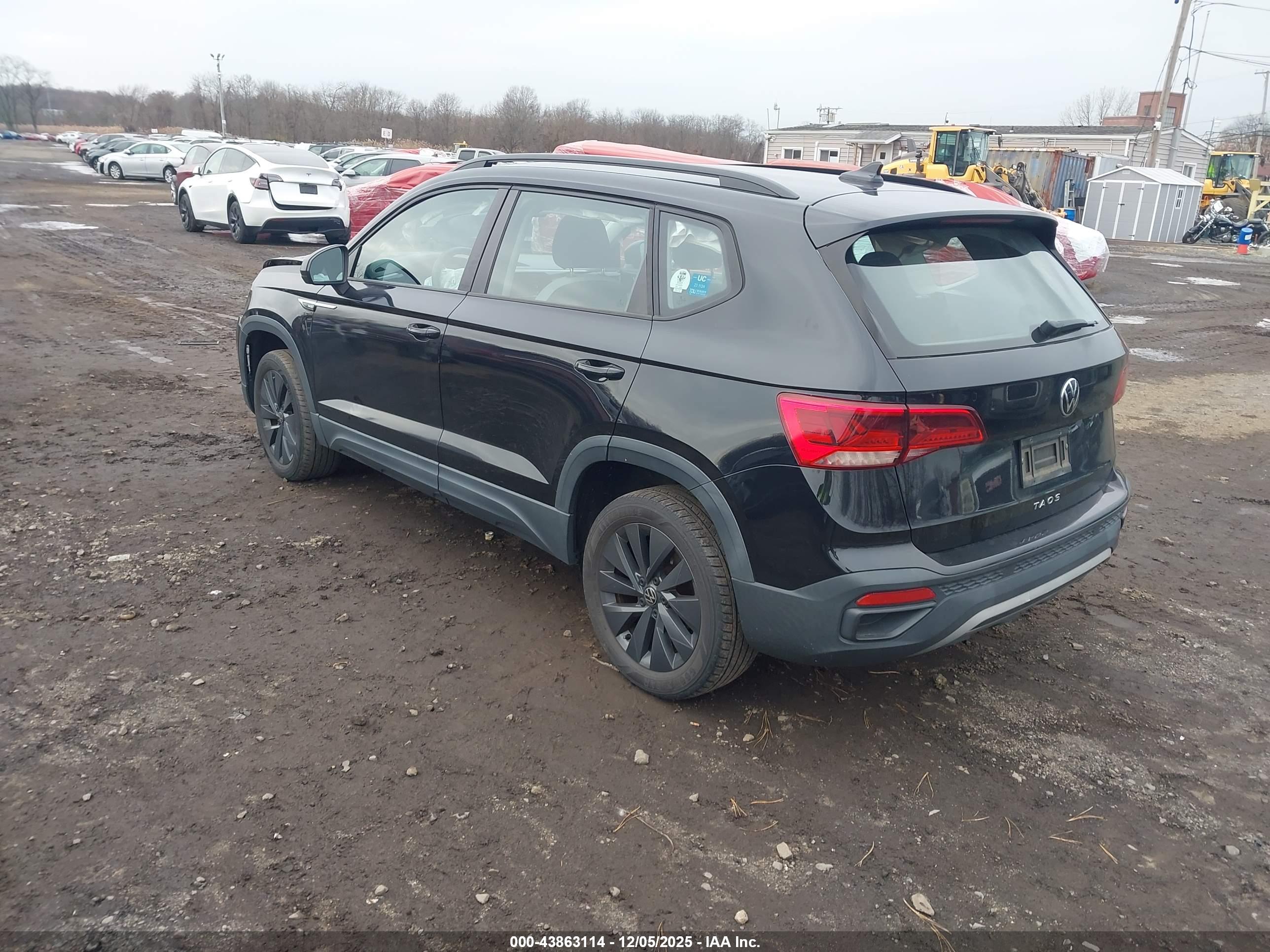 VOLKSWAGEN TAOS image 3