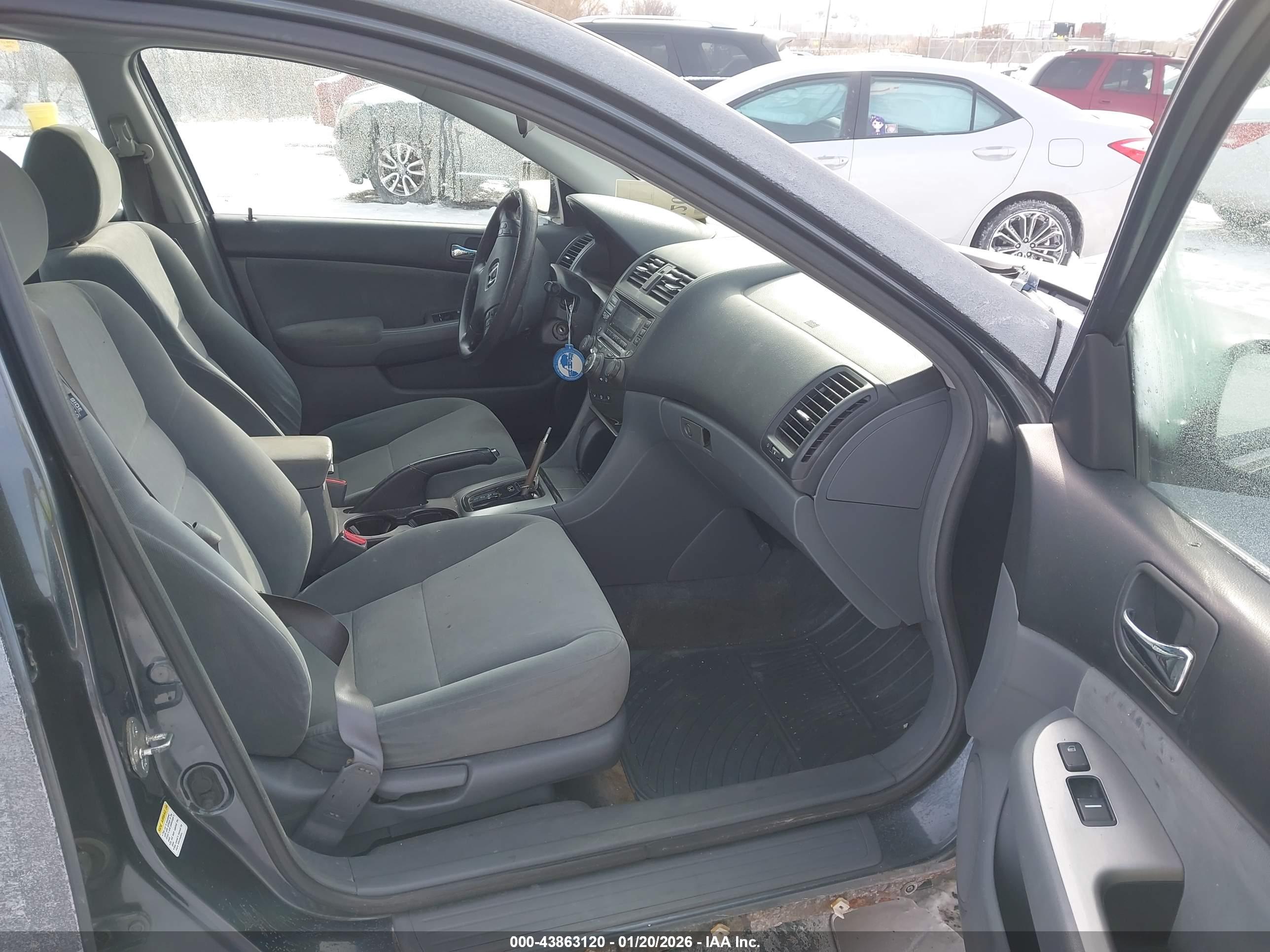 HONDA ACCORD image 5