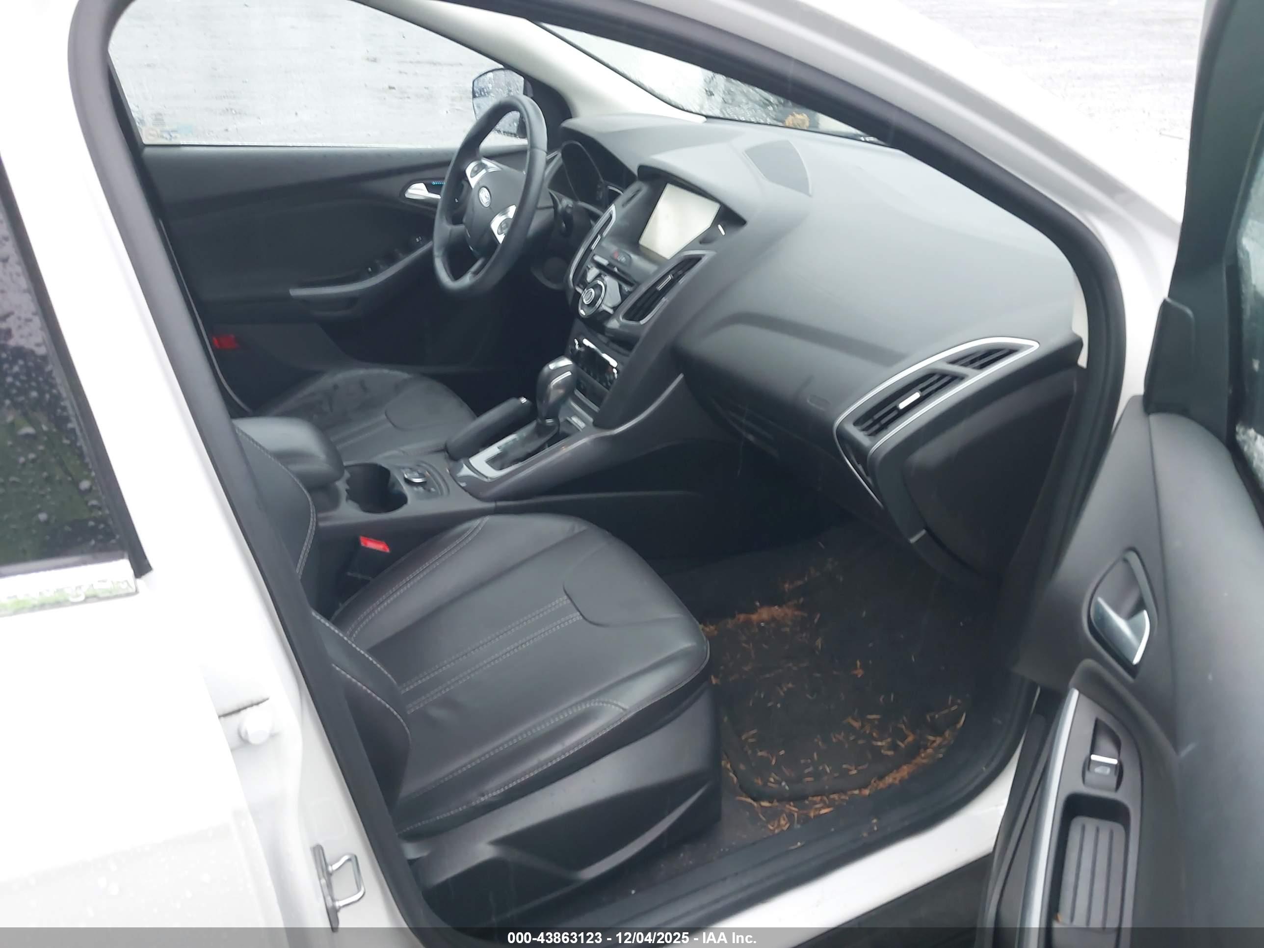FORD FOCUS image 5