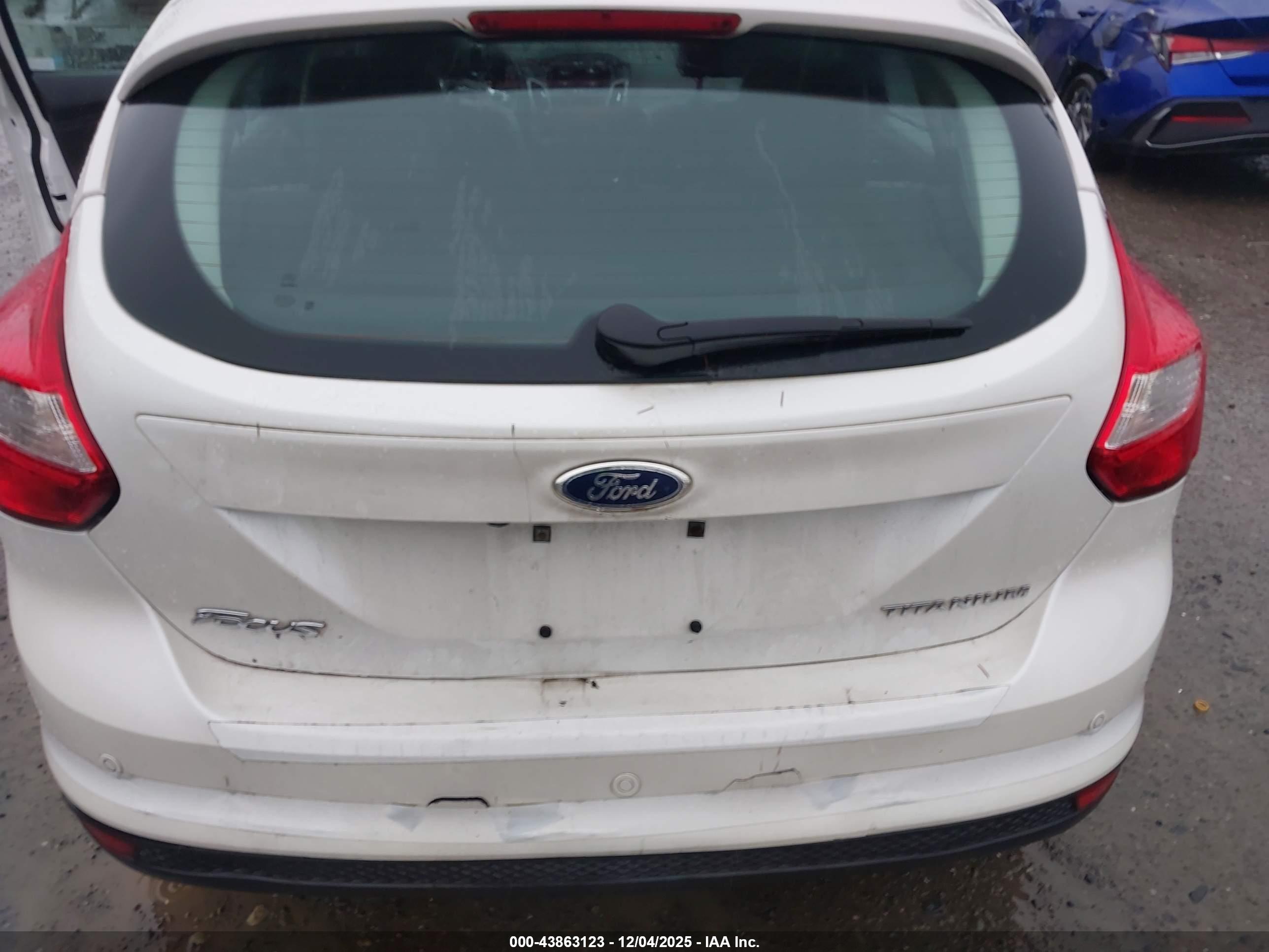 FORD FOCUS image 6