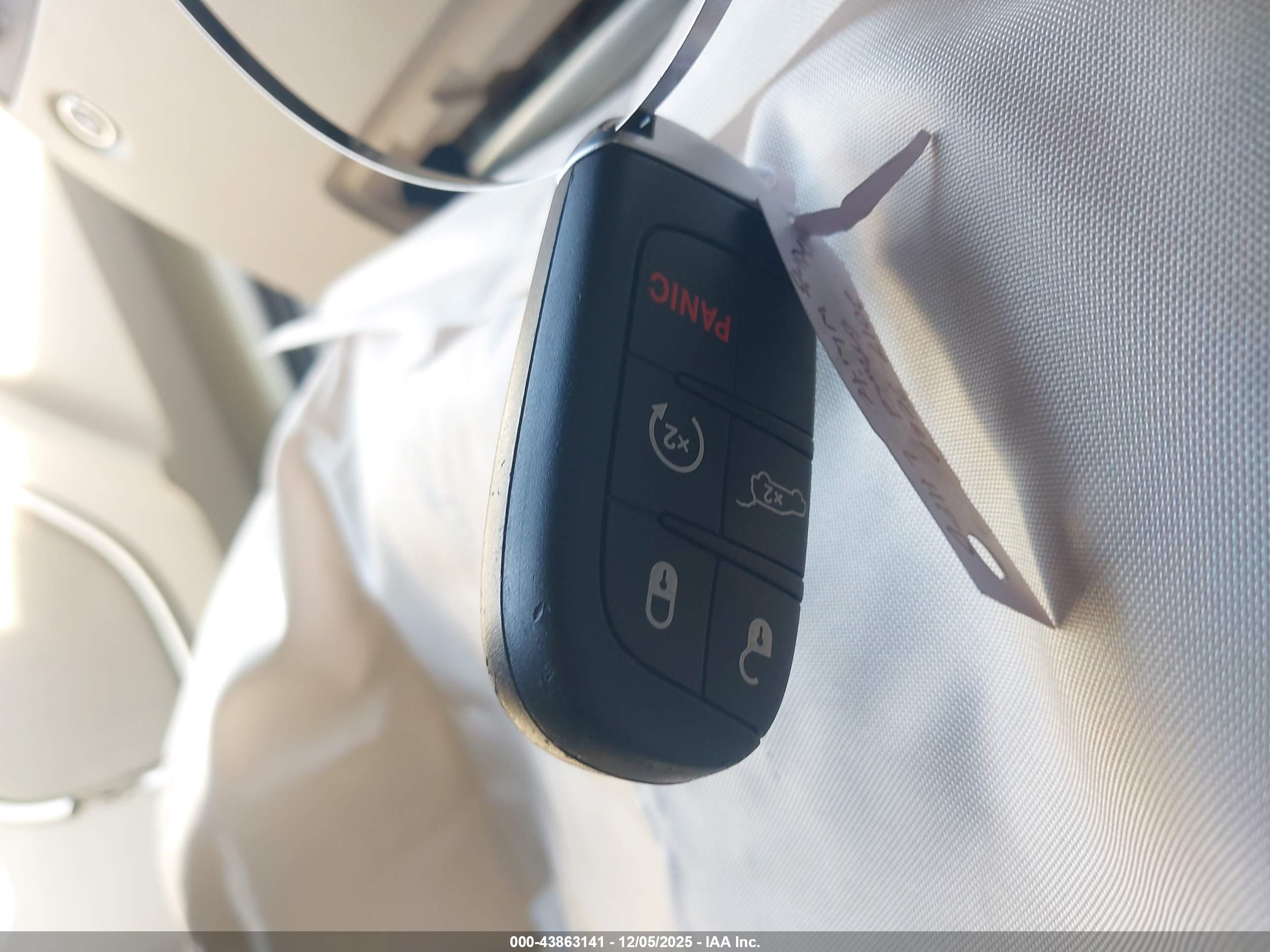 JEEP GRAND image 11