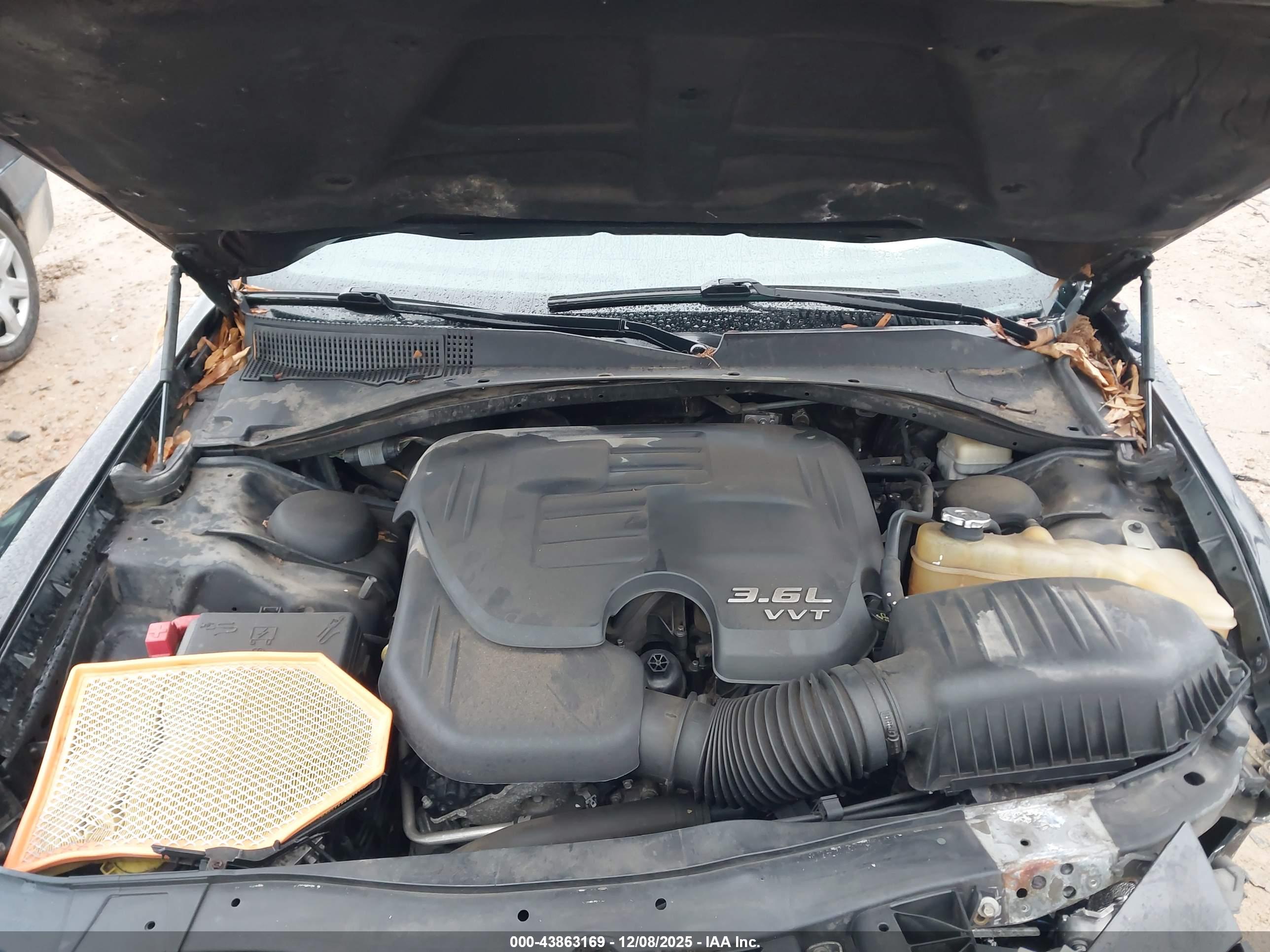 CHRYSLER 300 image 10