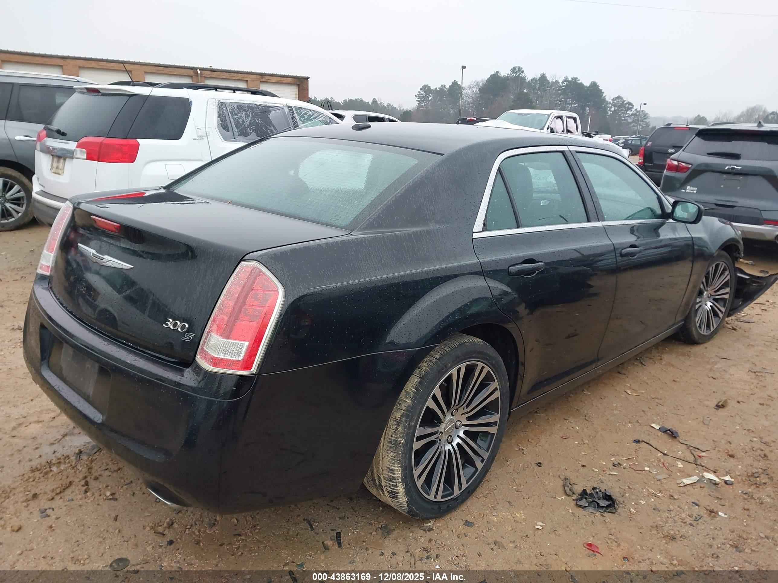 CHRYSLER 300 image 4