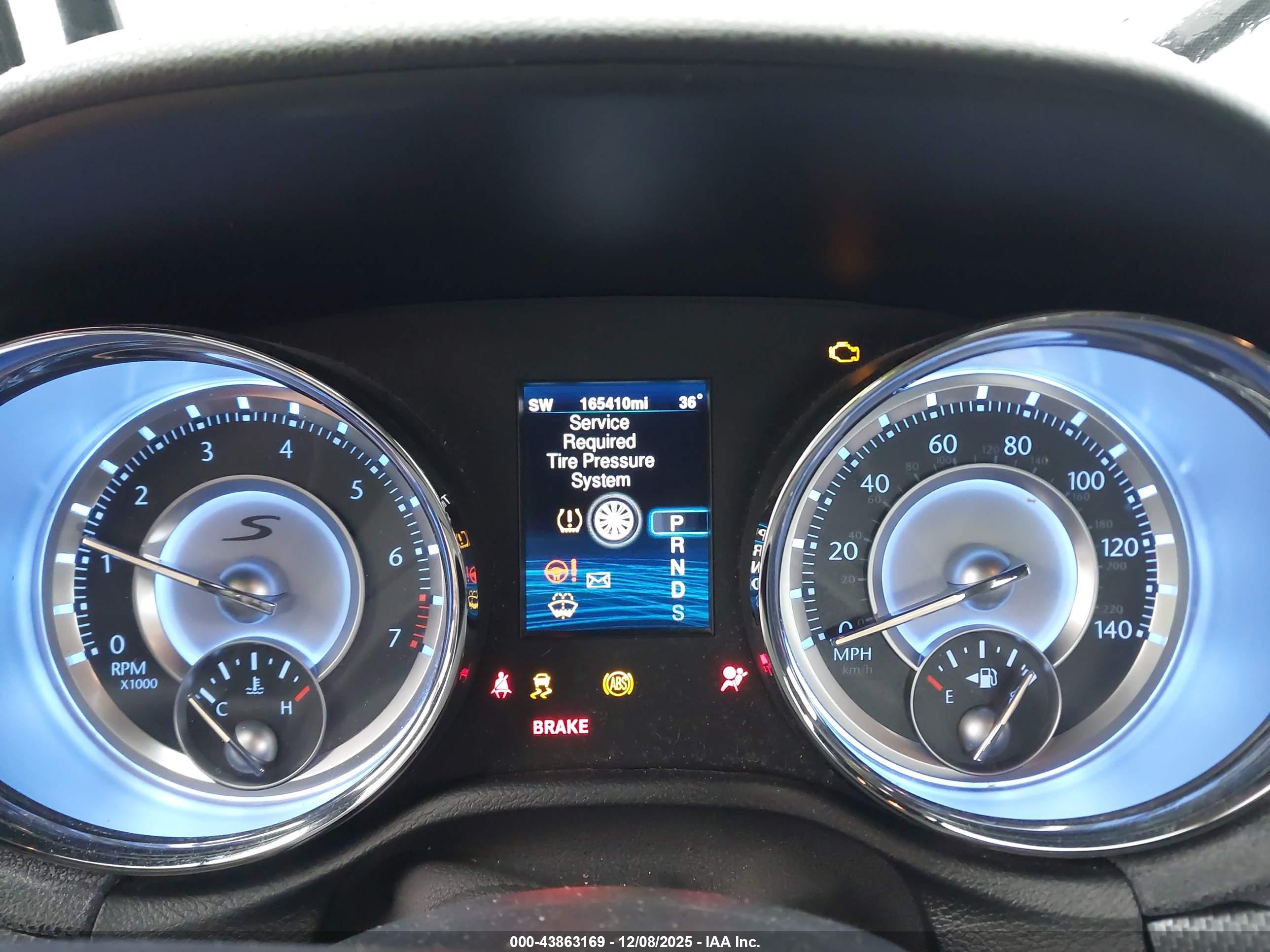 CHRYSLER 300 image 7