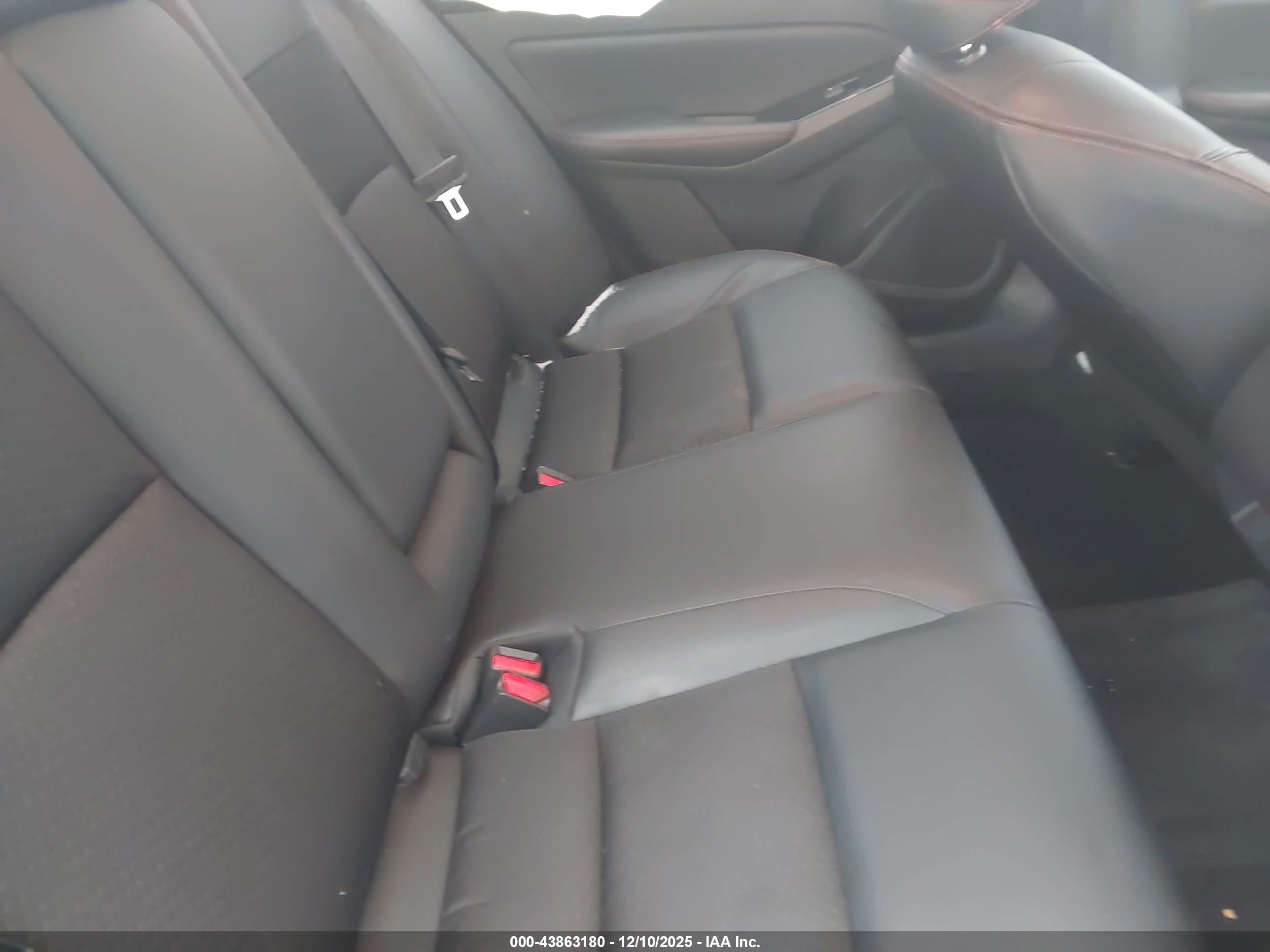 NISSAN ALTIMA image 8