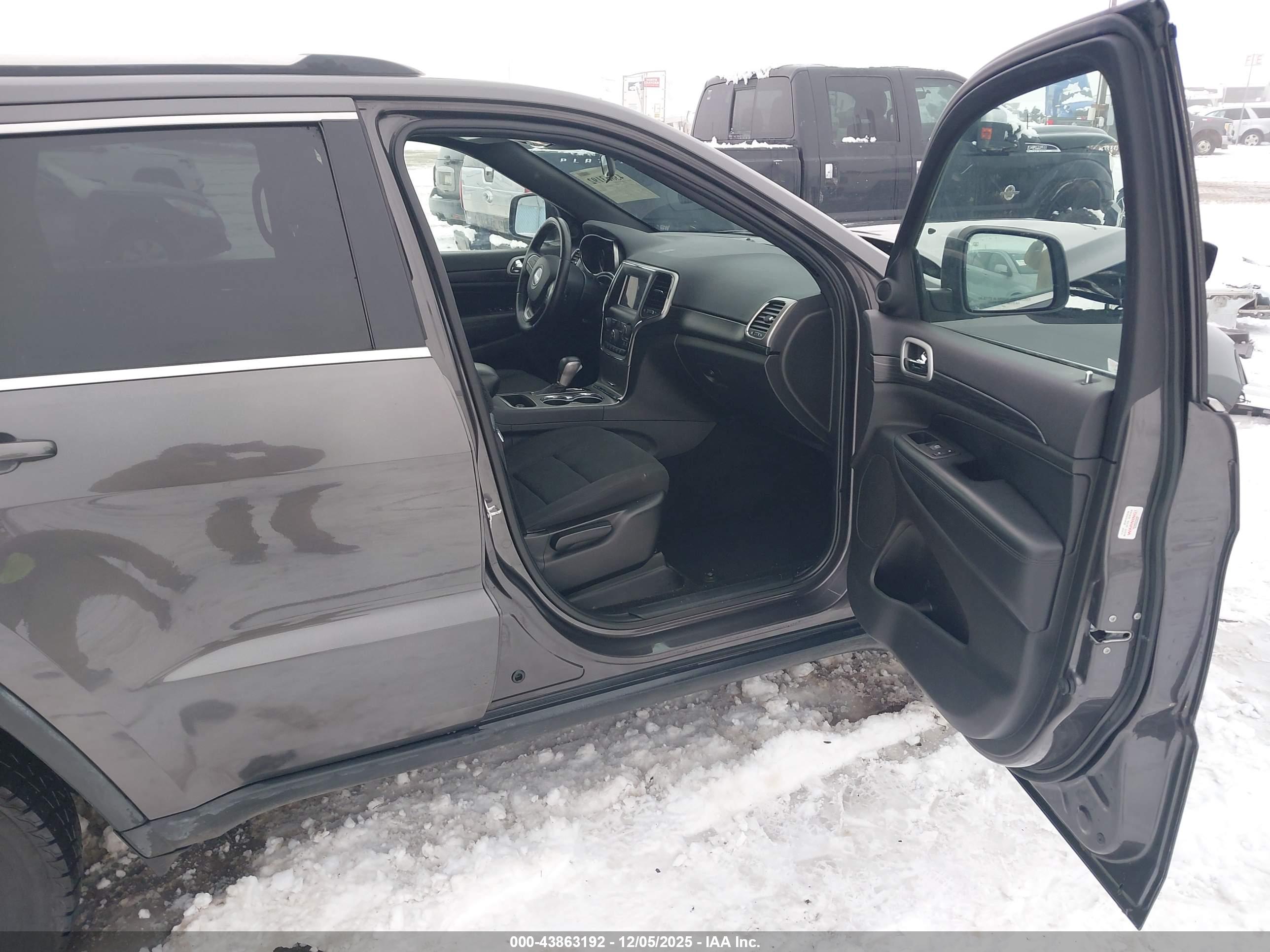 JEEP GRAND image 5