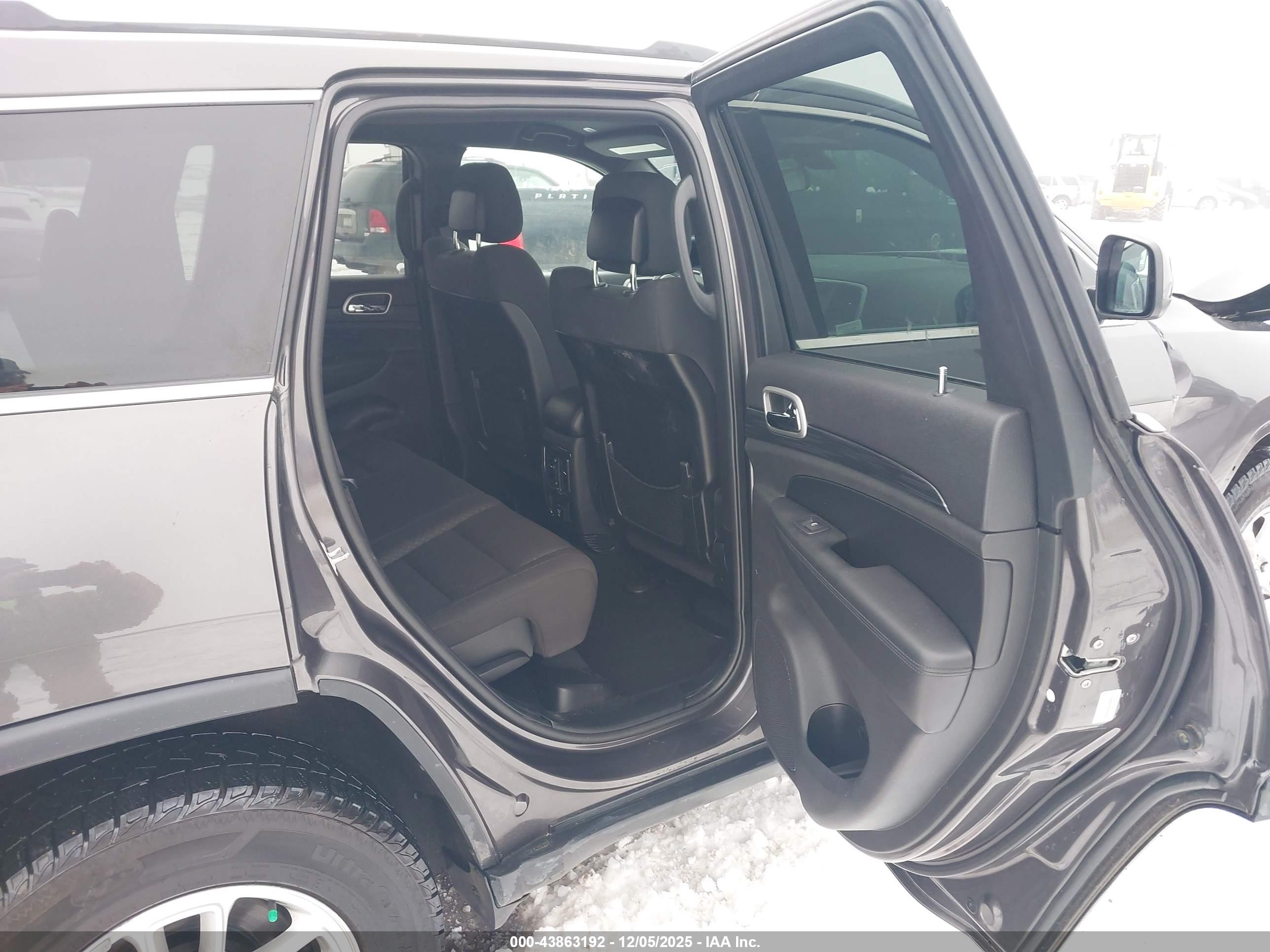 JEEP GRAND image 8