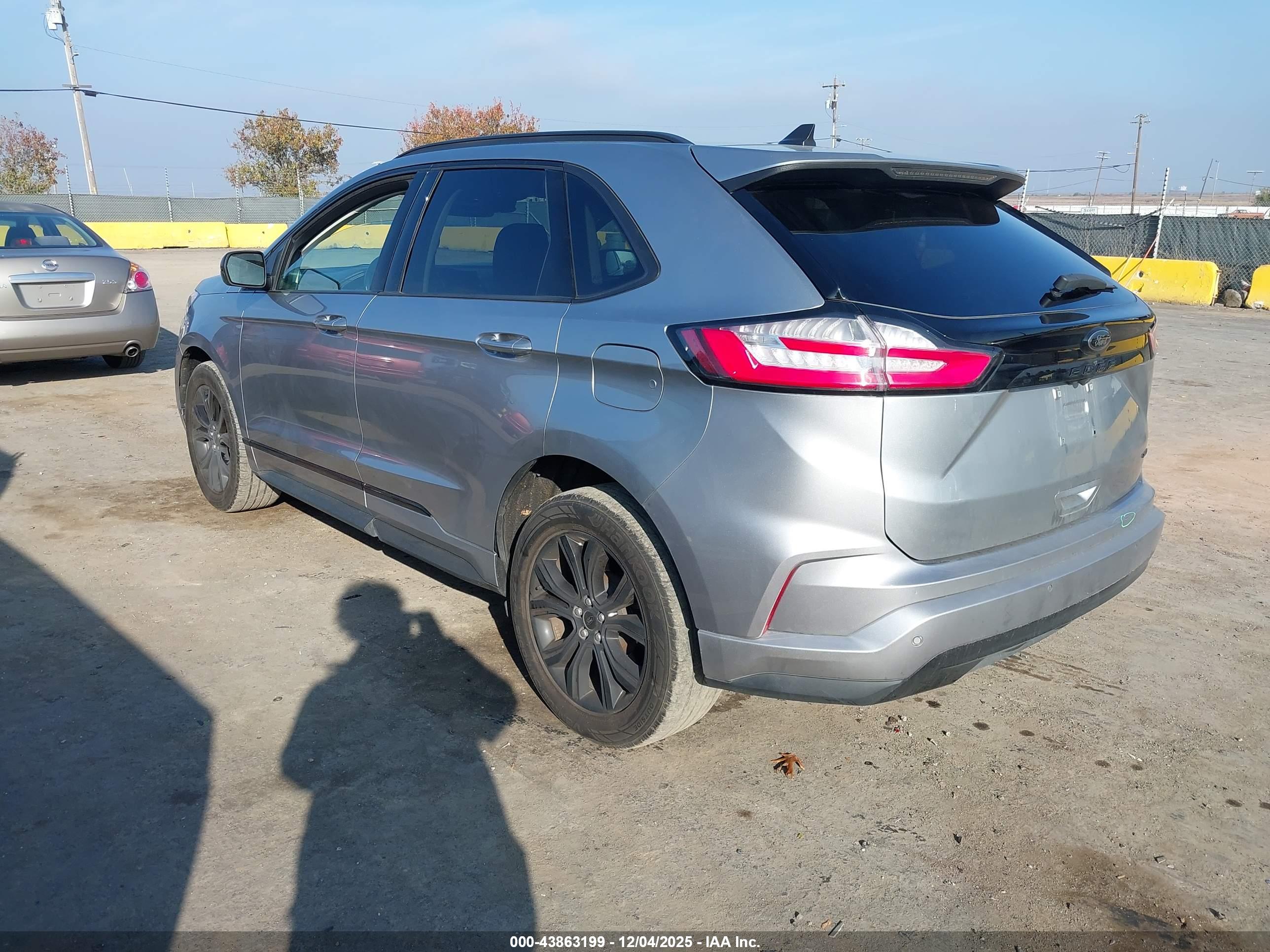 FORD EDGE image 3