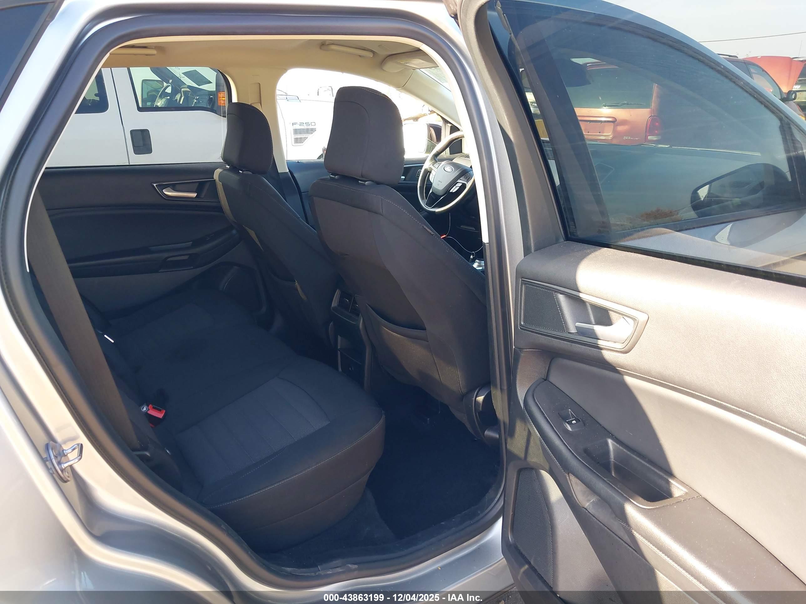 FORD EDGE image 8