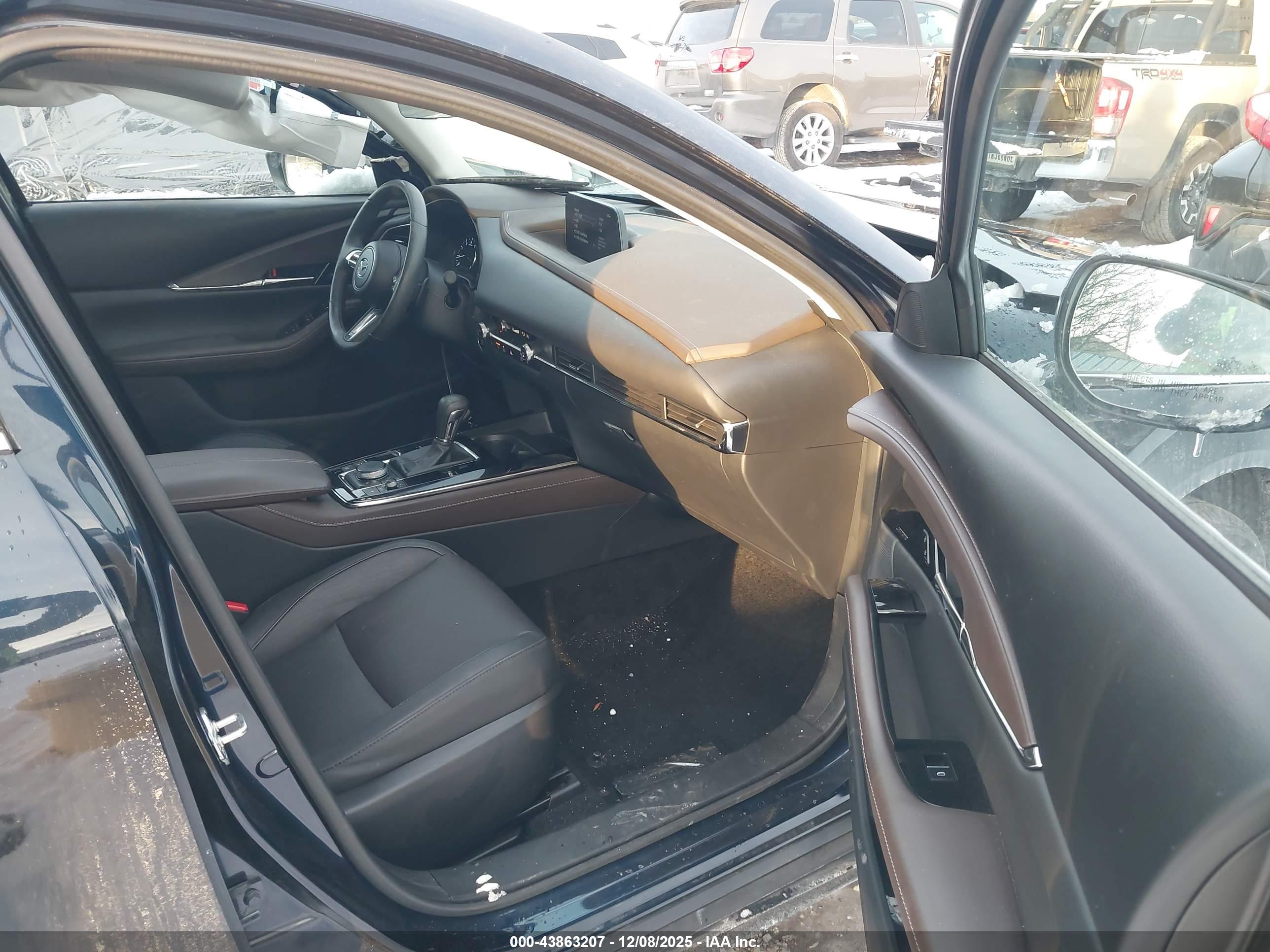 MAZDA CX-30 image 5