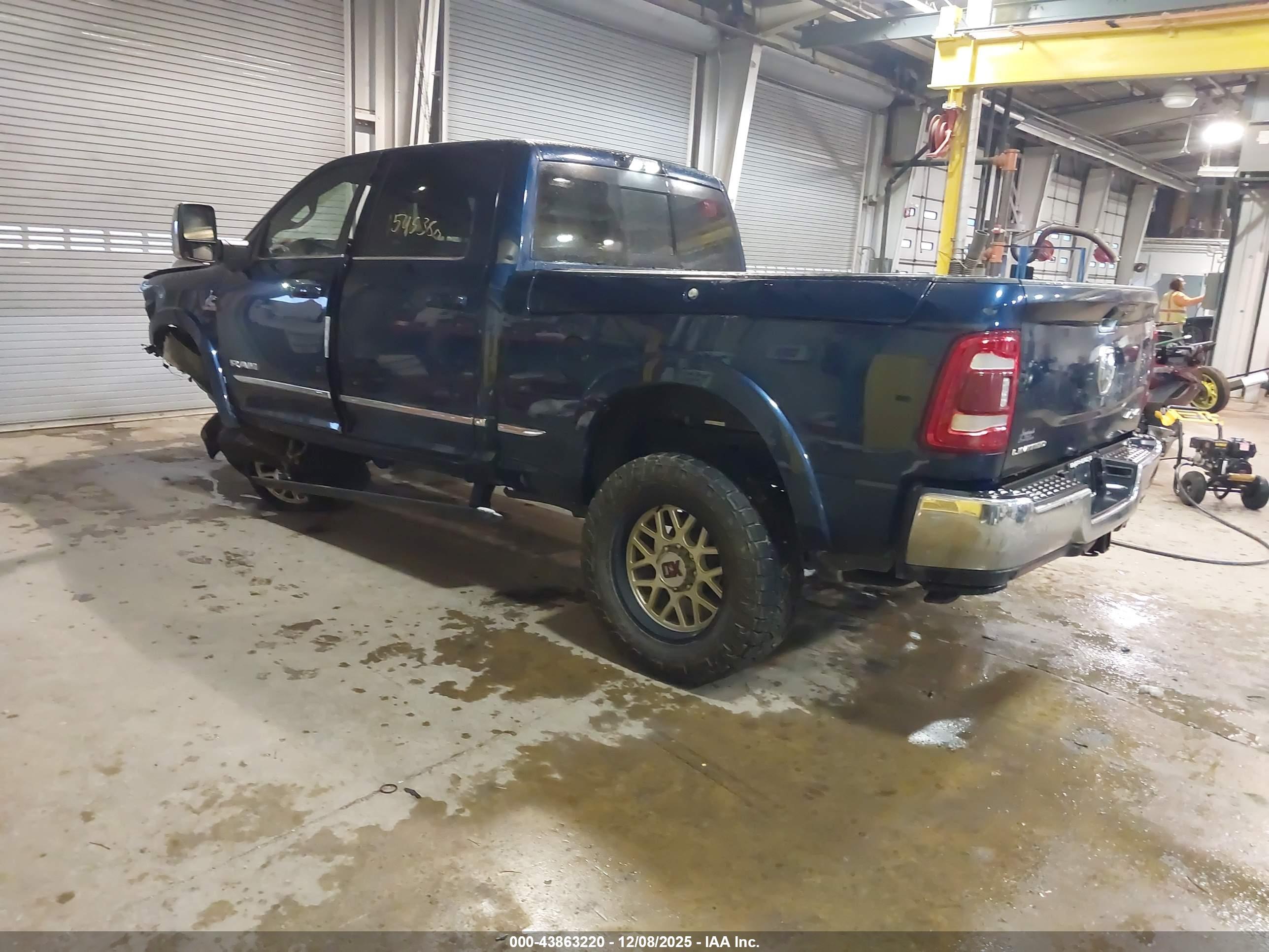 RAM 2500 image 3