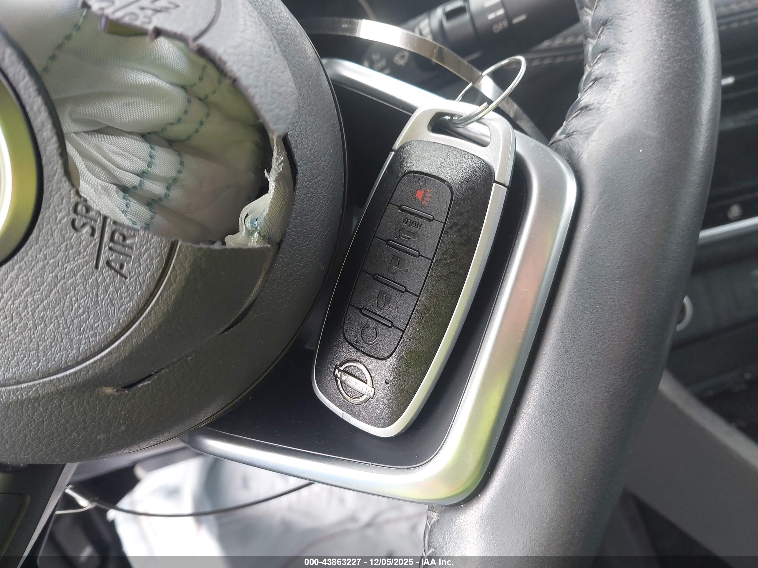 NISSAN ROGUE image 11
