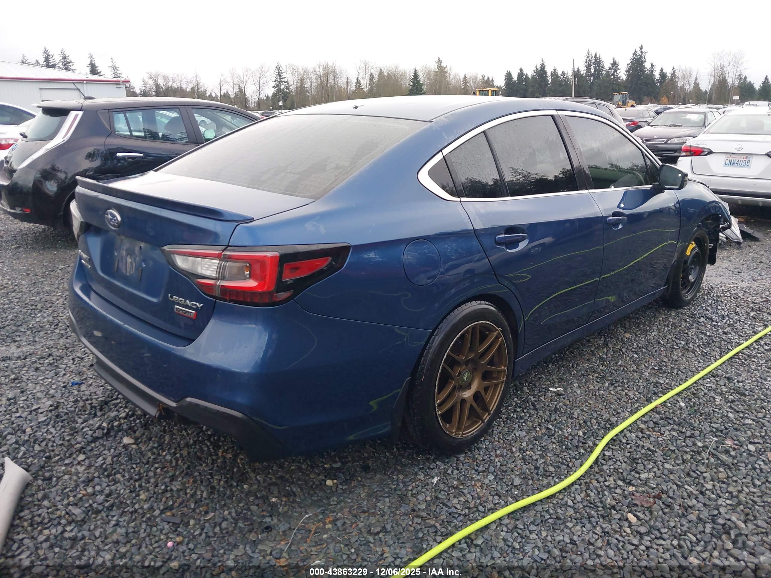 SUBARU LEGACY image 4