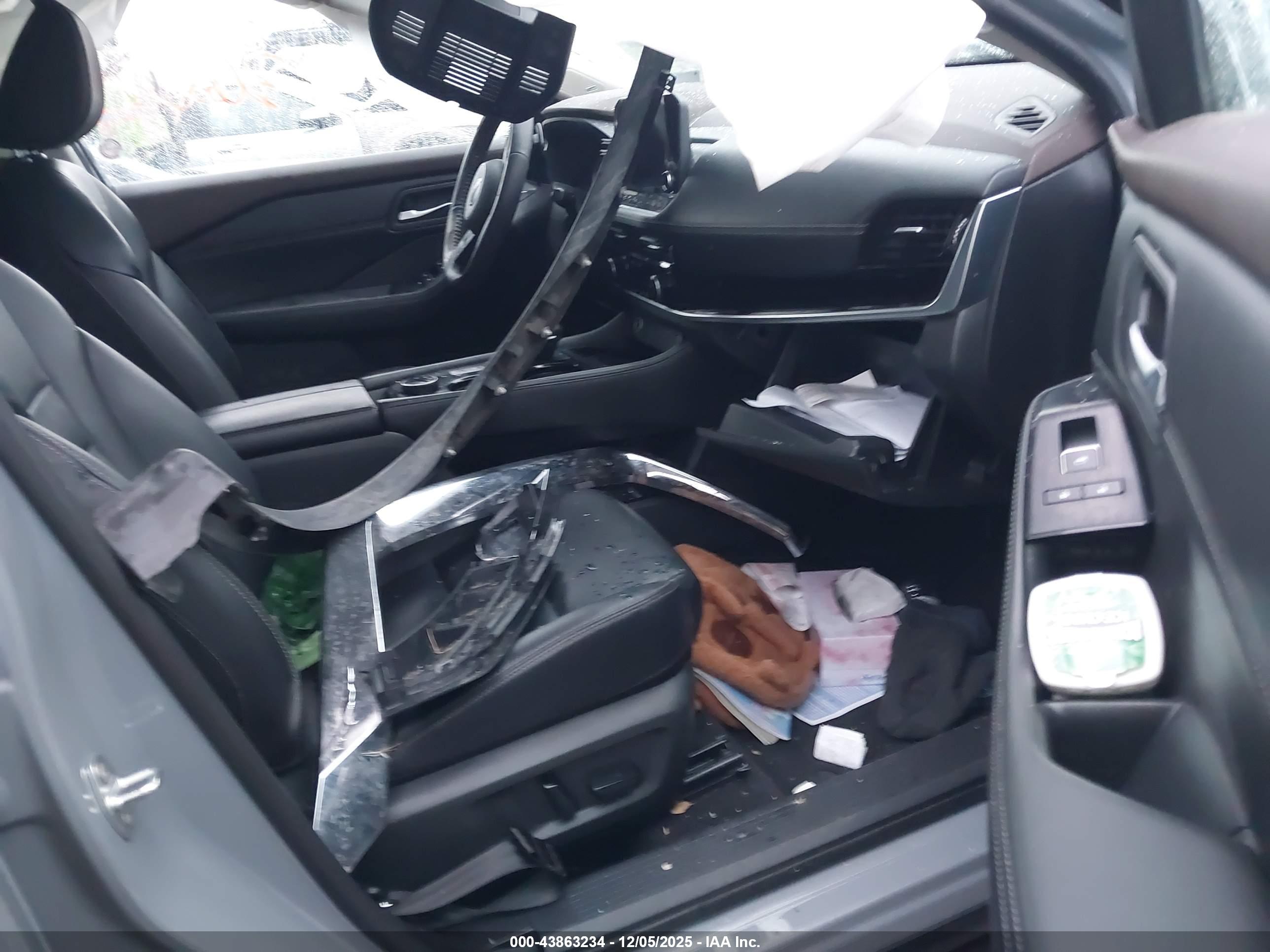 NISSAN ROGUE image 5