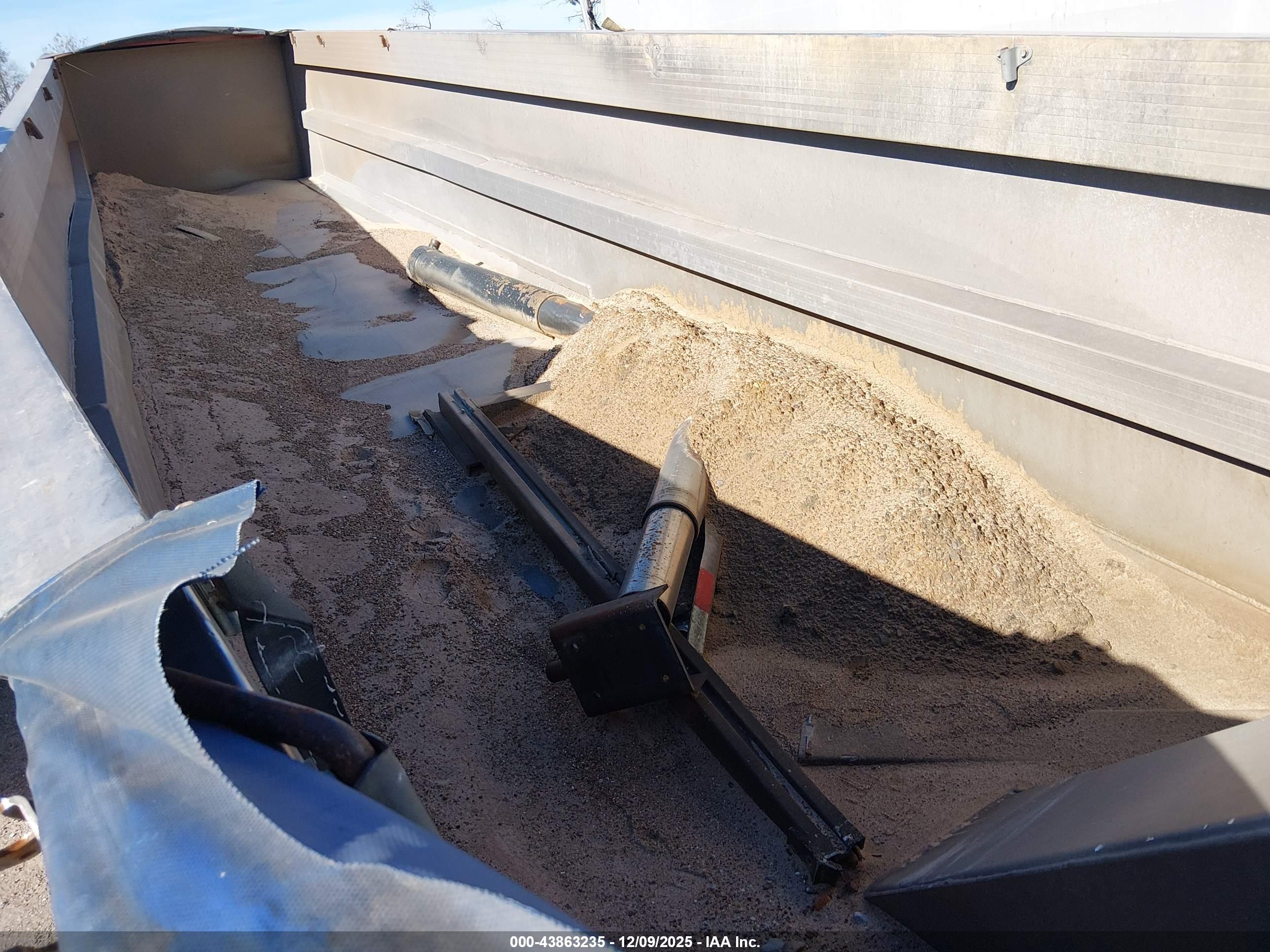 ROUGHNECK SEMI image 8
