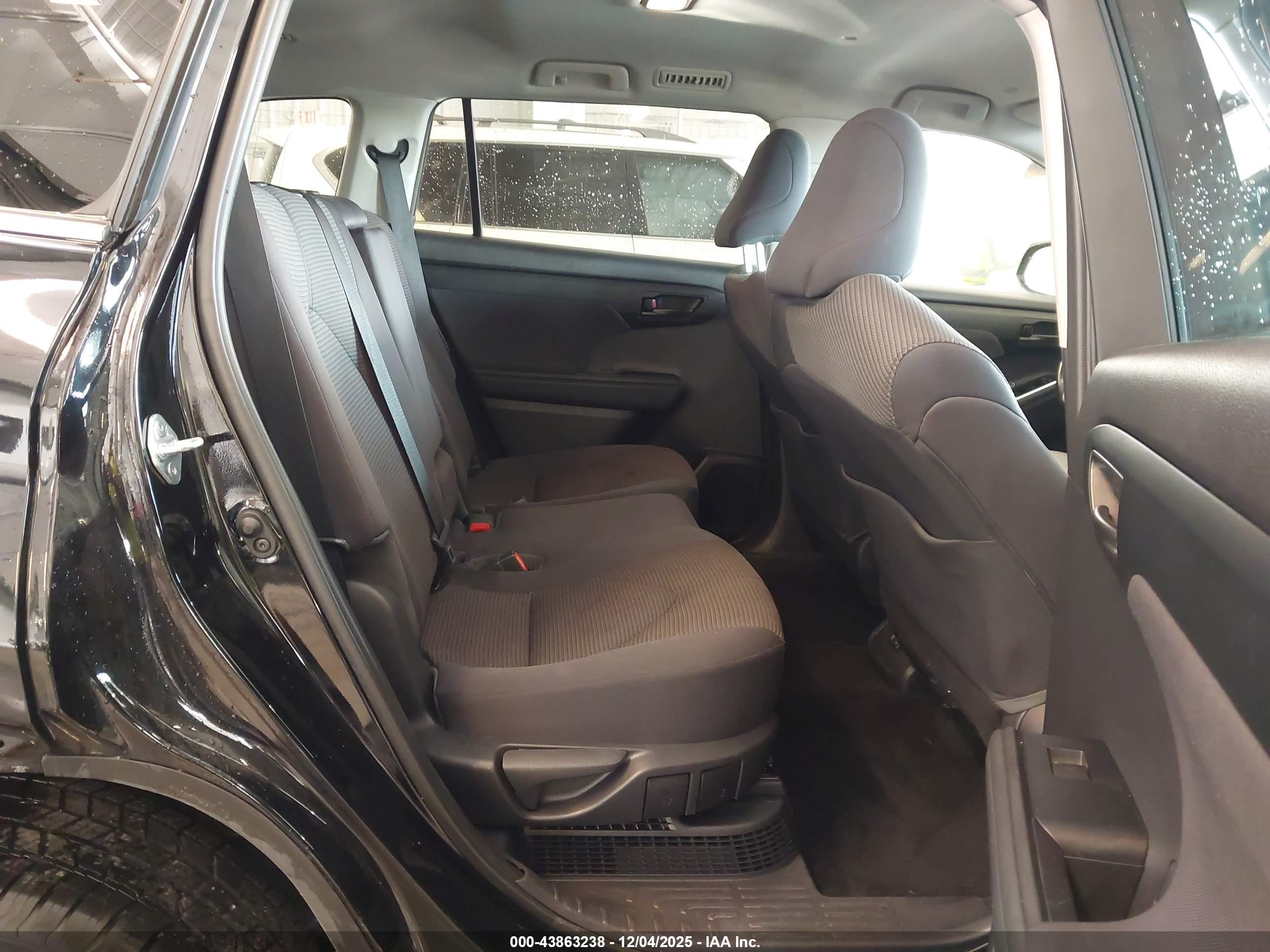 TOYOTA HIGHLANDER image 8