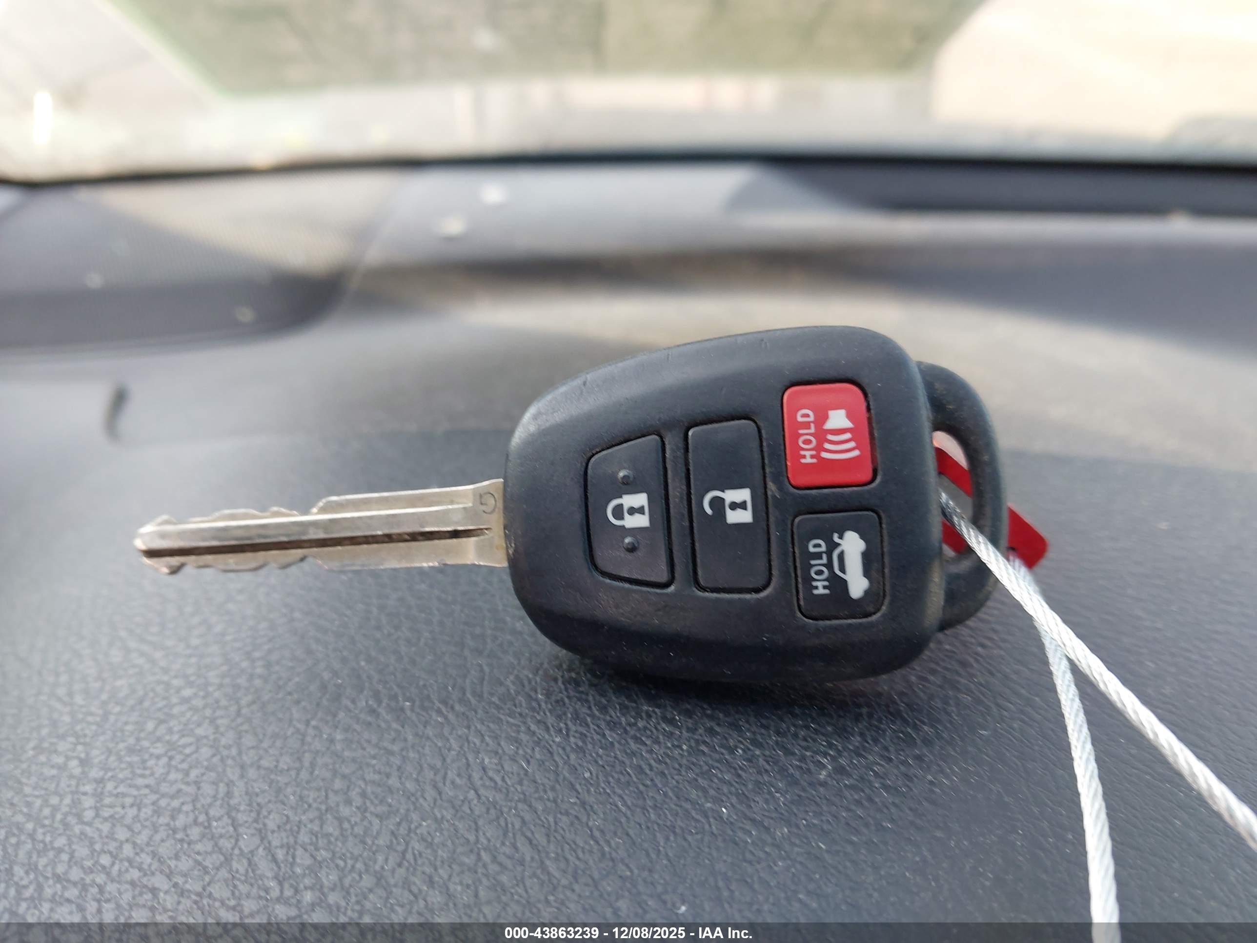 TOYOTA CAMRY image 11