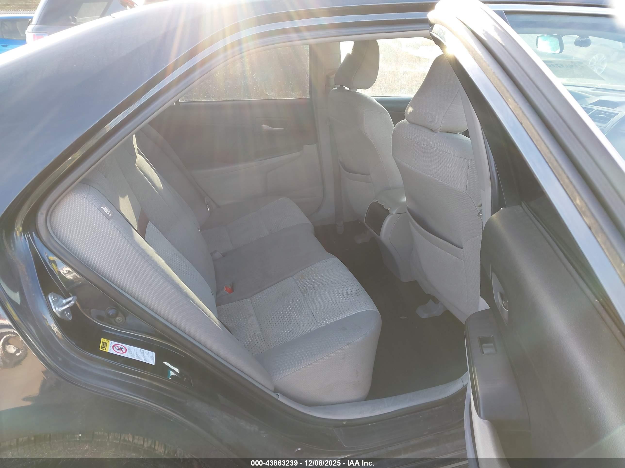 TOYOTA CAMRY image 8