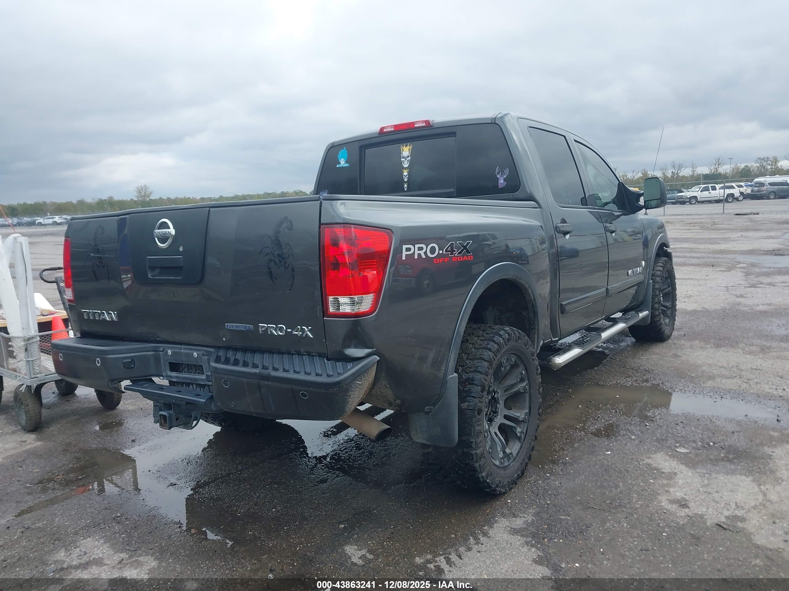 NISSAN TITAN image 4