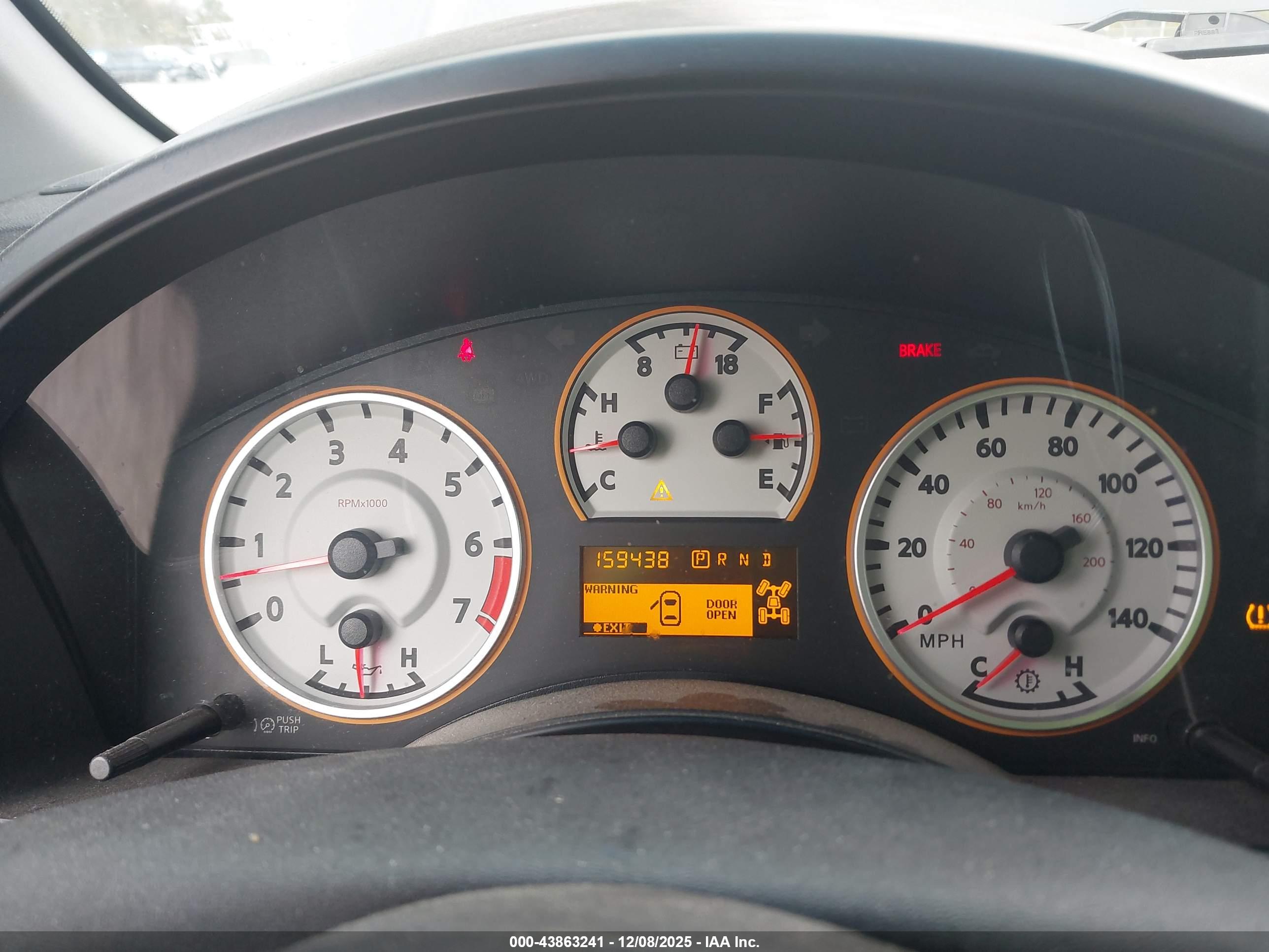 NISSAN TITAN image 7