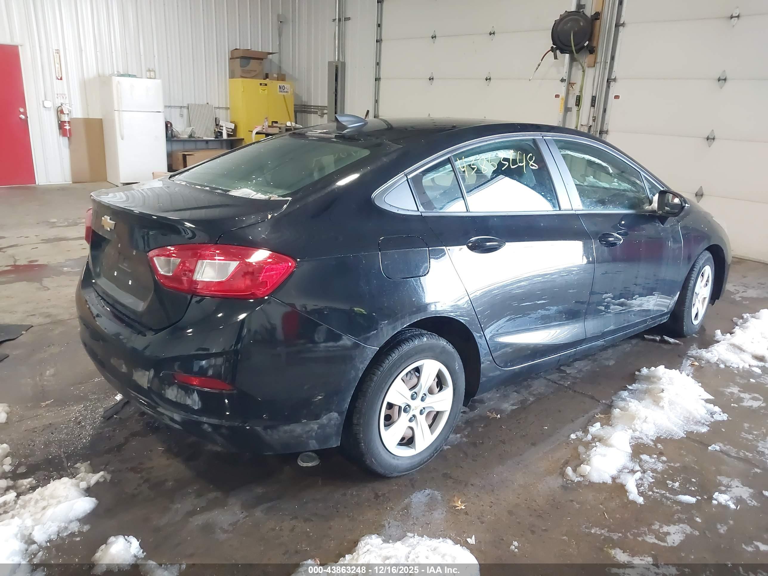 CHEVROLET CRUZE image 4