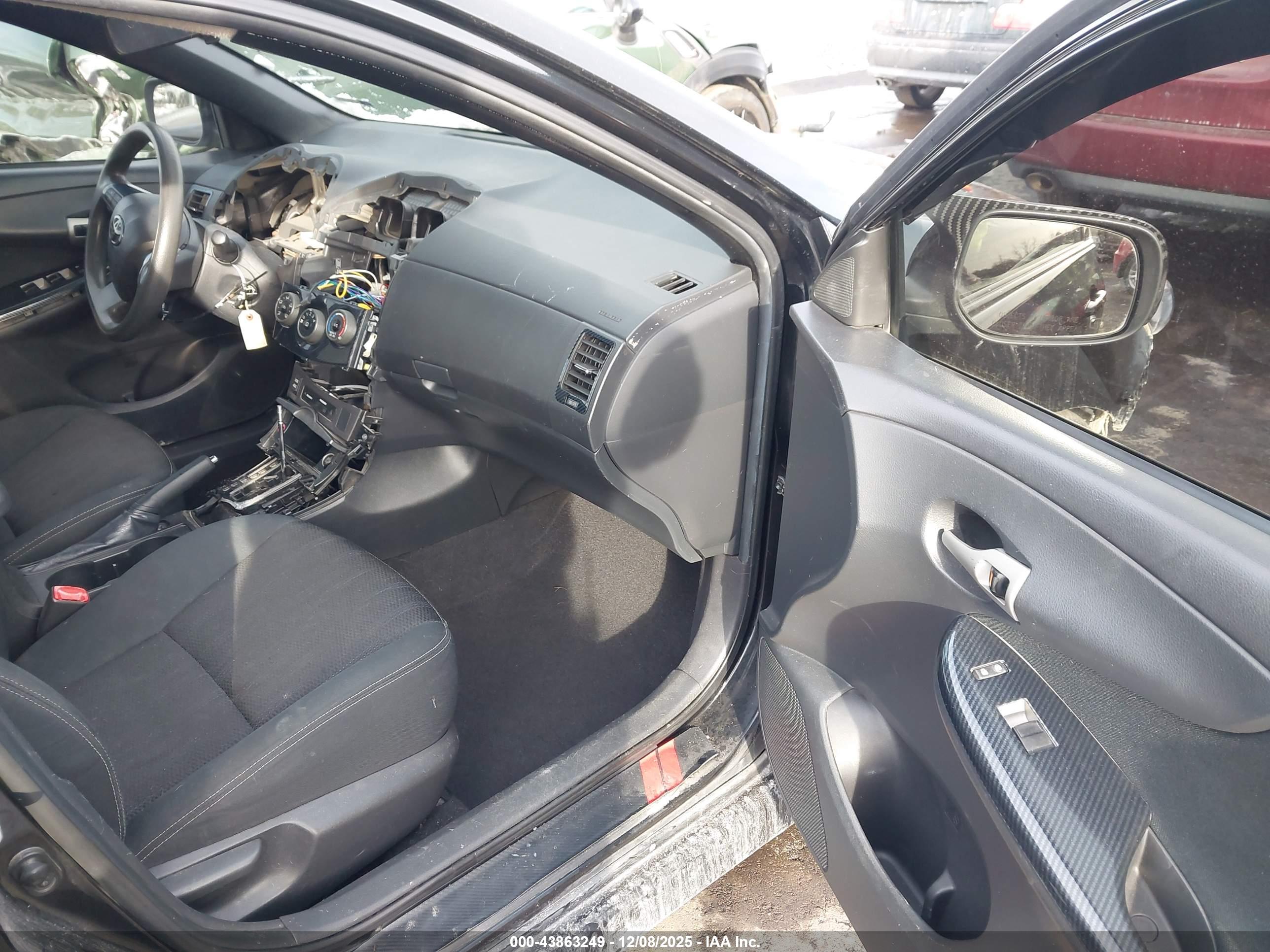 TOYOTA COROLLA image 5