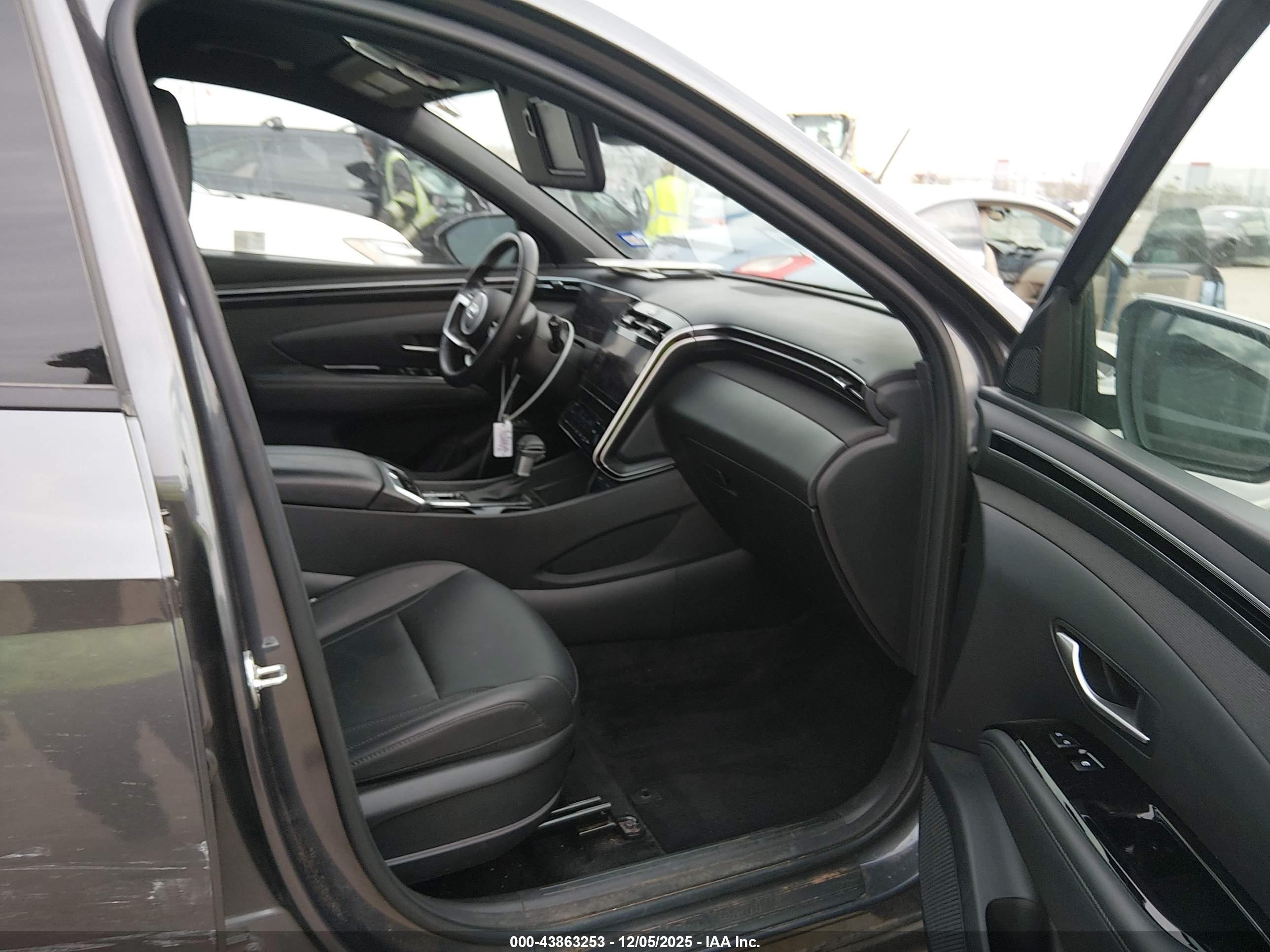 HYUNDAI TUCSON image 5