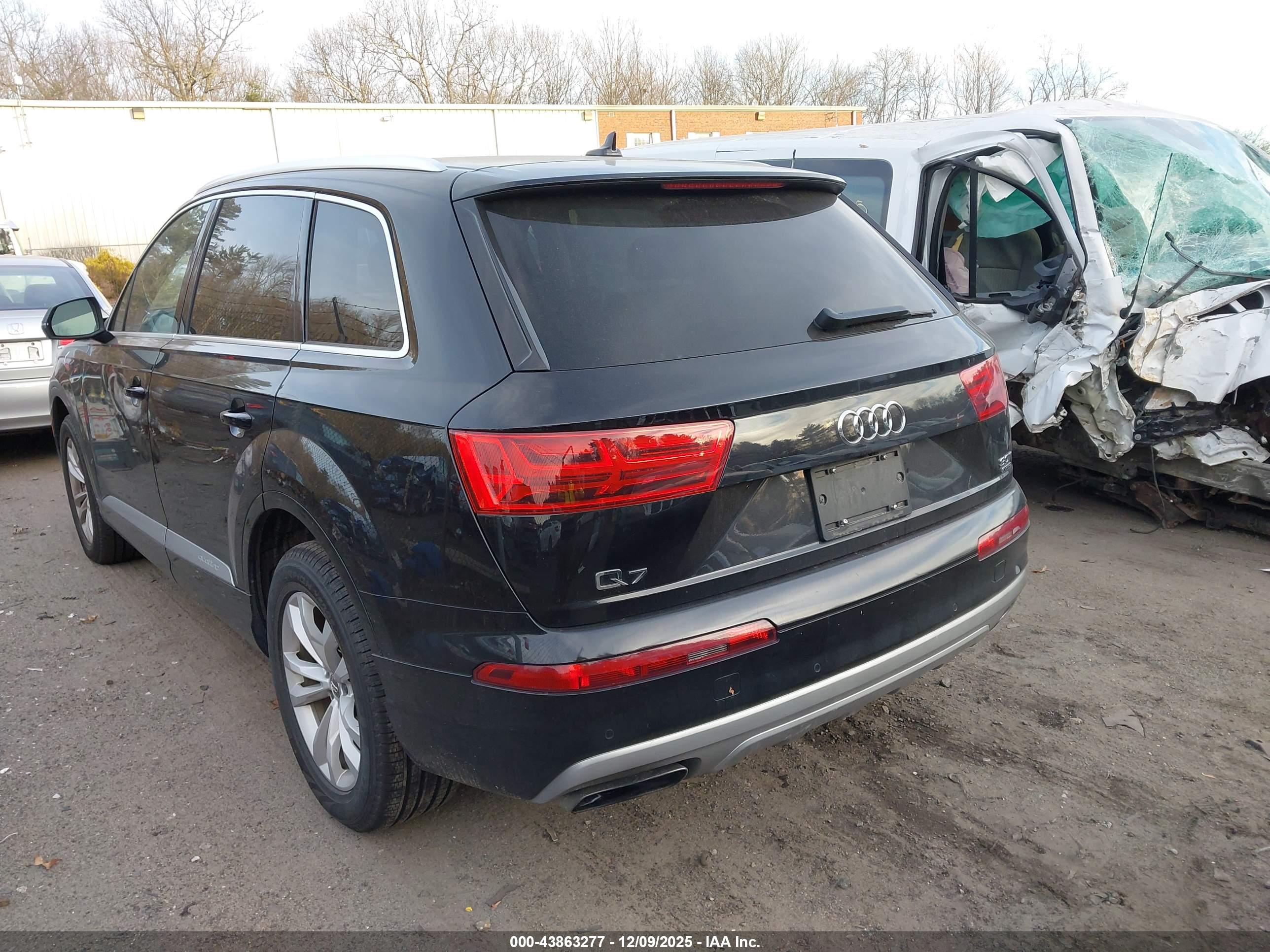 AUDI Q7 image 3